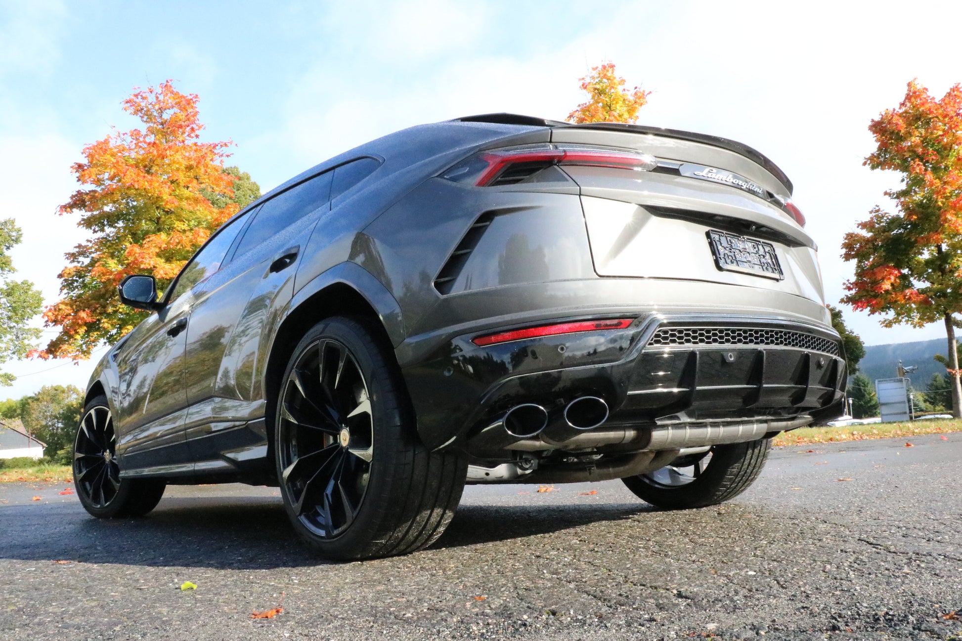 Lamborghini Urus Endschalldämpfer quer Ausgang rechts/links mit 2 Abgasklappen - 2x115x85 Typ 38 rechts/links schwarz emal...