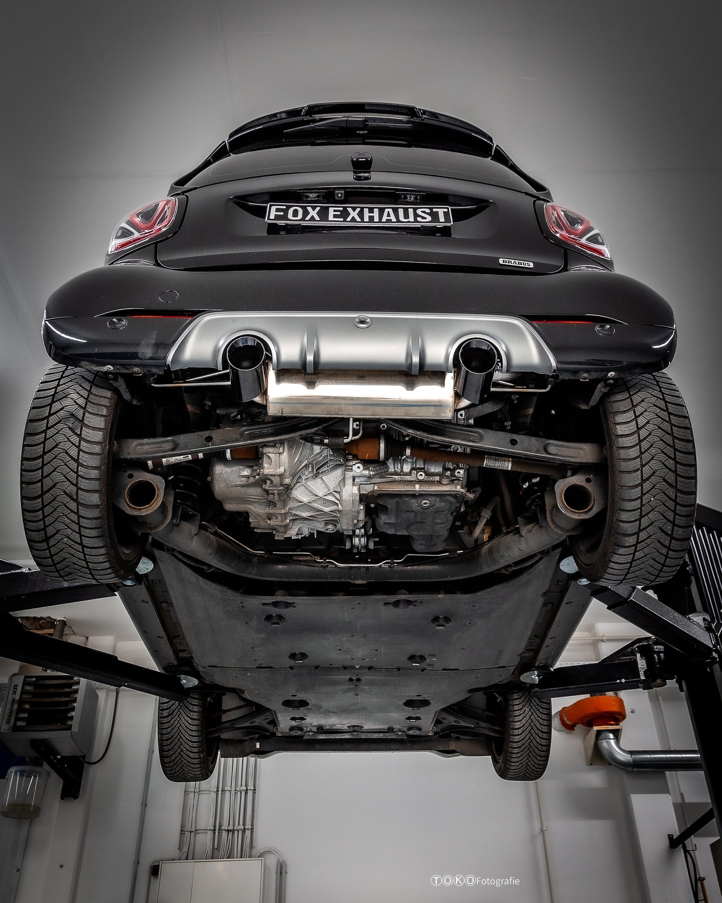 Smart Fortwo 453 mit Brabus Heckansatz Endschalldämpfer quer Ausgang rechts/links inkl. Flexstück - 1x90 Typ 25 rechts/lin...