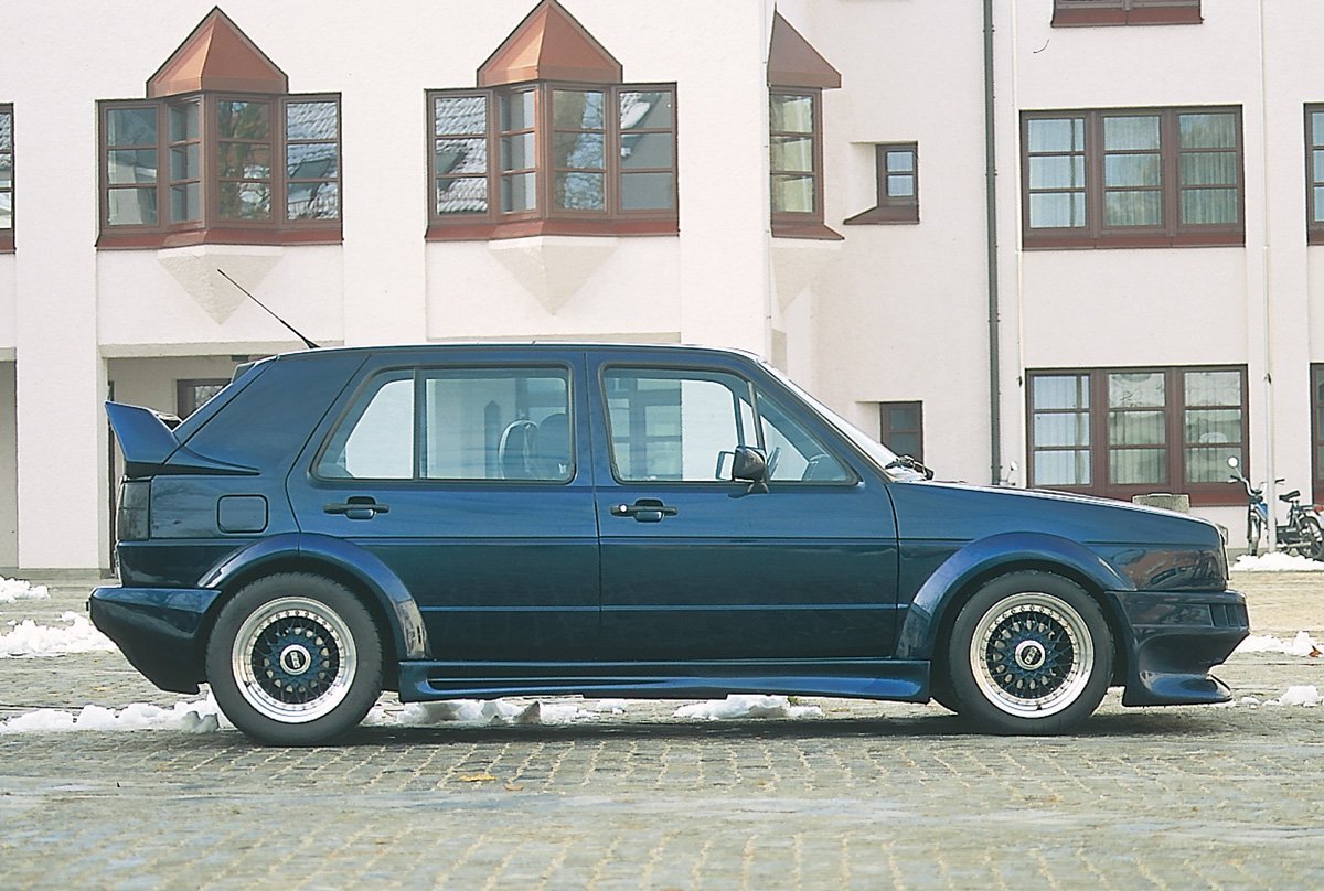 VW Golf 2 Rieger Heckflügel Breitbau II mit seitl. Ansätzen GFK, 
Gutachten, Montagezubehör