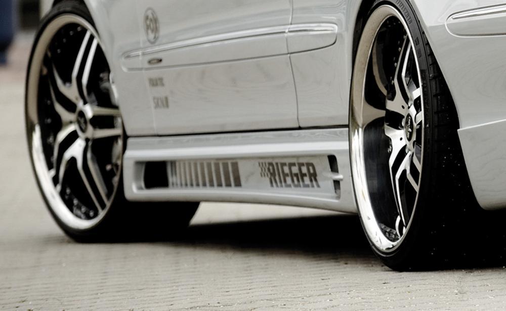 Mercedes CLK (W209) Rieger Seitenschweller  links, mit Schacht und 2 Ausschnitten, ABS, 
inkl. Montagezubehör, Gutachten, Alugitter
