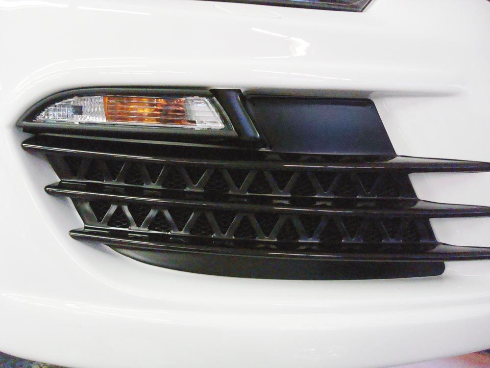 VW Scirocco 3 (13) Rieger Lufteinlaßblenden  (Aufpreis) mit Ausfräsung links, rechts, für Spoilerstoßstange, ABS, schwarz glänzend, 
inkl. Montagezubehör