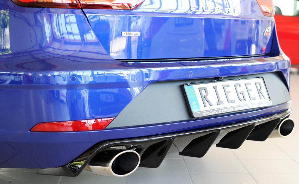 Seat Leon Cupra (5F) Rieger Heckeinsatz (wie 88137+AHK) für orig. Endrohr li. u. re., ABS, schwarz glänzend, für Fzg. mit ...