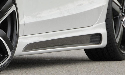 Audi A4 (B8/B81) Rieger Seitenschweller  links, mit Schacht, mit Ausschnitt, ABS, Carbon-Look, für Fzg. mit S-Line Exterieur und ohne S-Line Exterieur, 
inkl. Montagezubehör, Alugitter, Gutachten