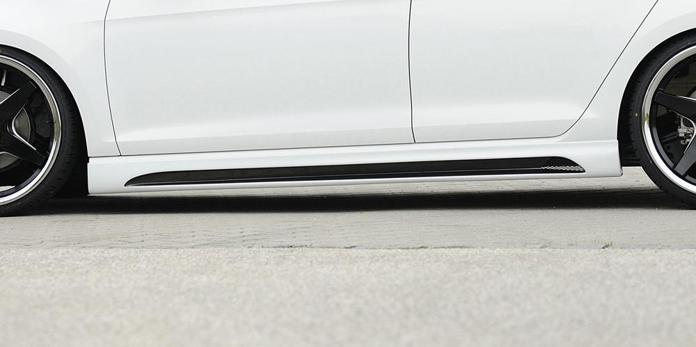 Seat Leon (5F) Rieger Seitenschweller  rechts, mit Schacht, mit Ausschnitt, ABS, Carbon-Look, 
inkl. Alugitter, Montagezubehör, Gutachten