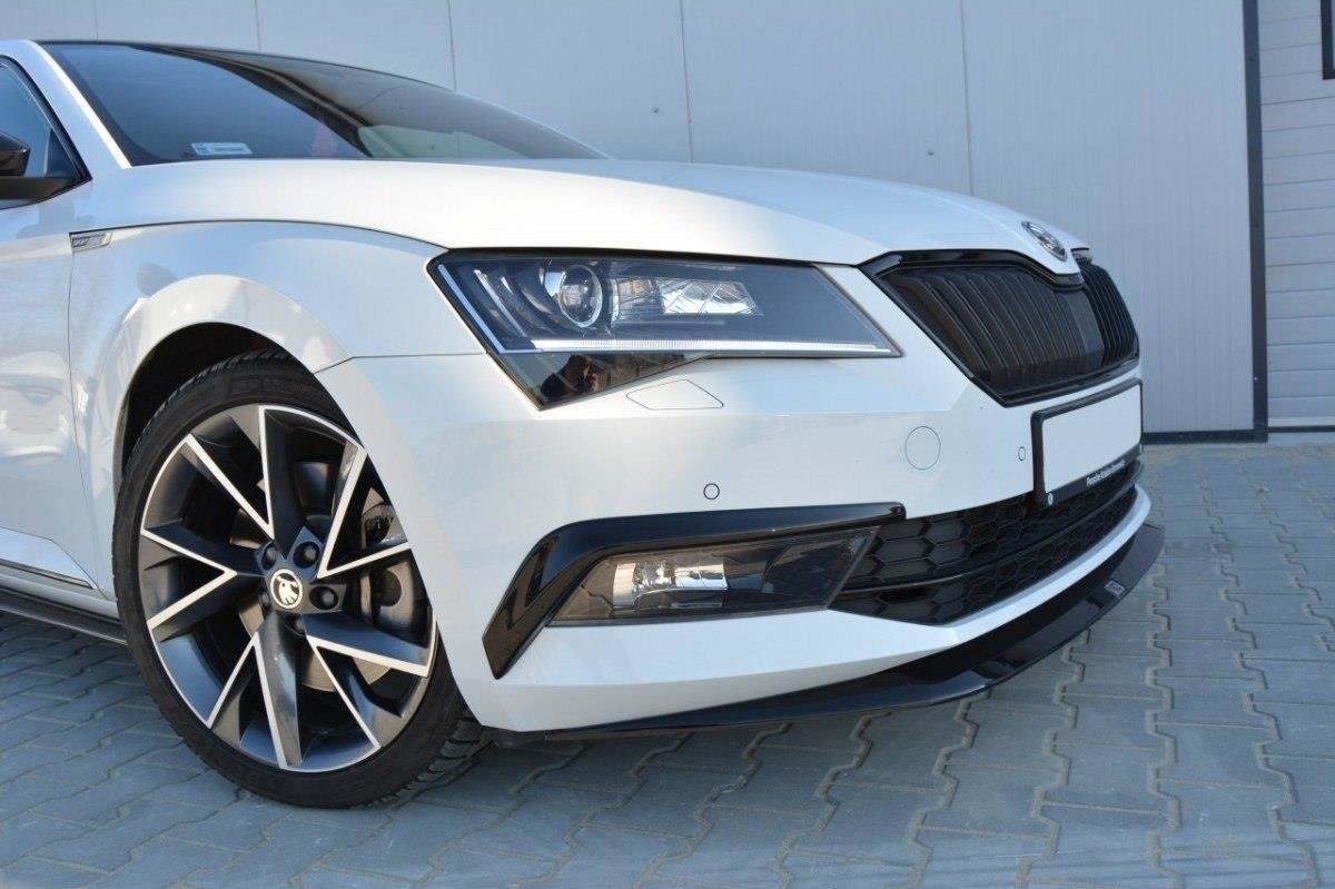 Front Ansatz V.1 für Skoda Superb Mk3 Carbon Look