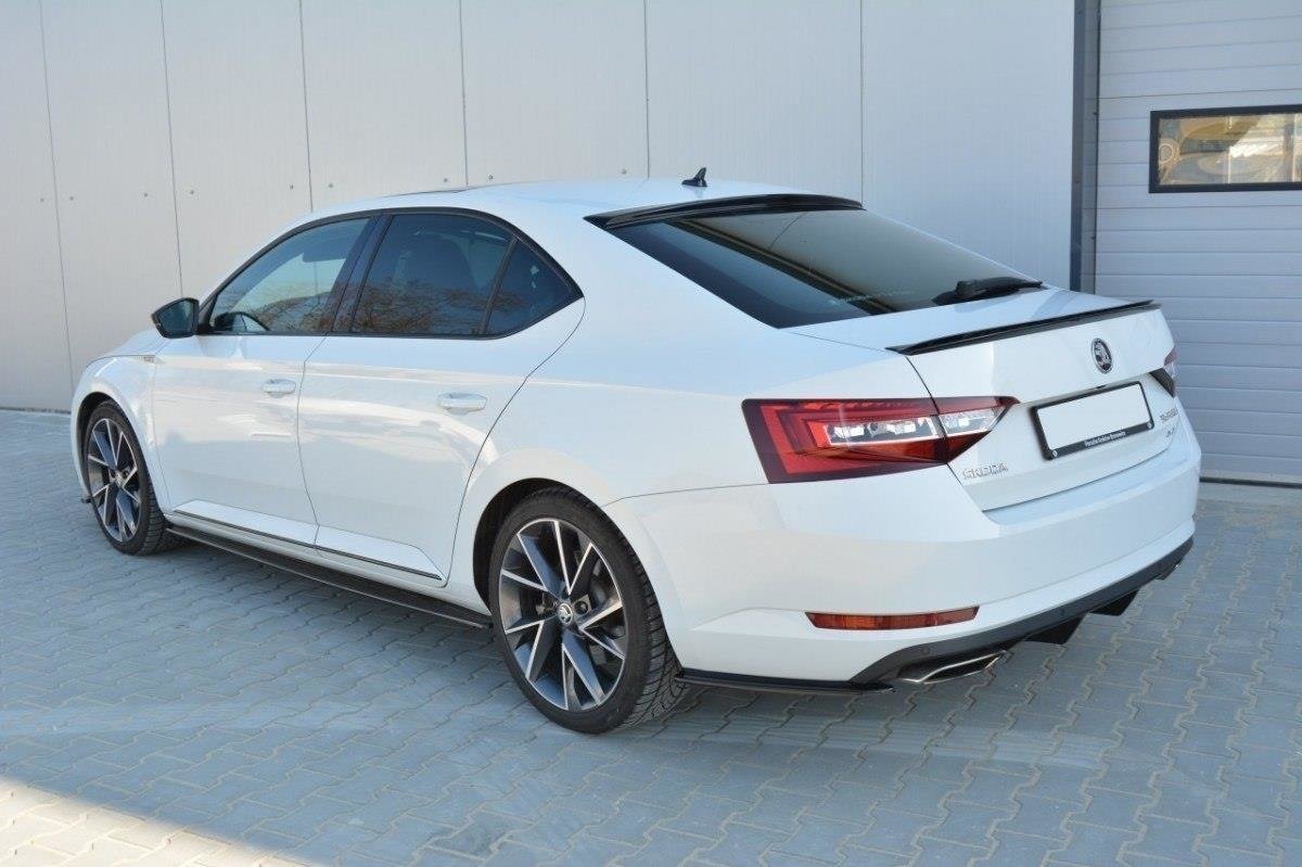 Heck Ansatz Flaps Diffusor für SKODA SUPERB III Carbon Look