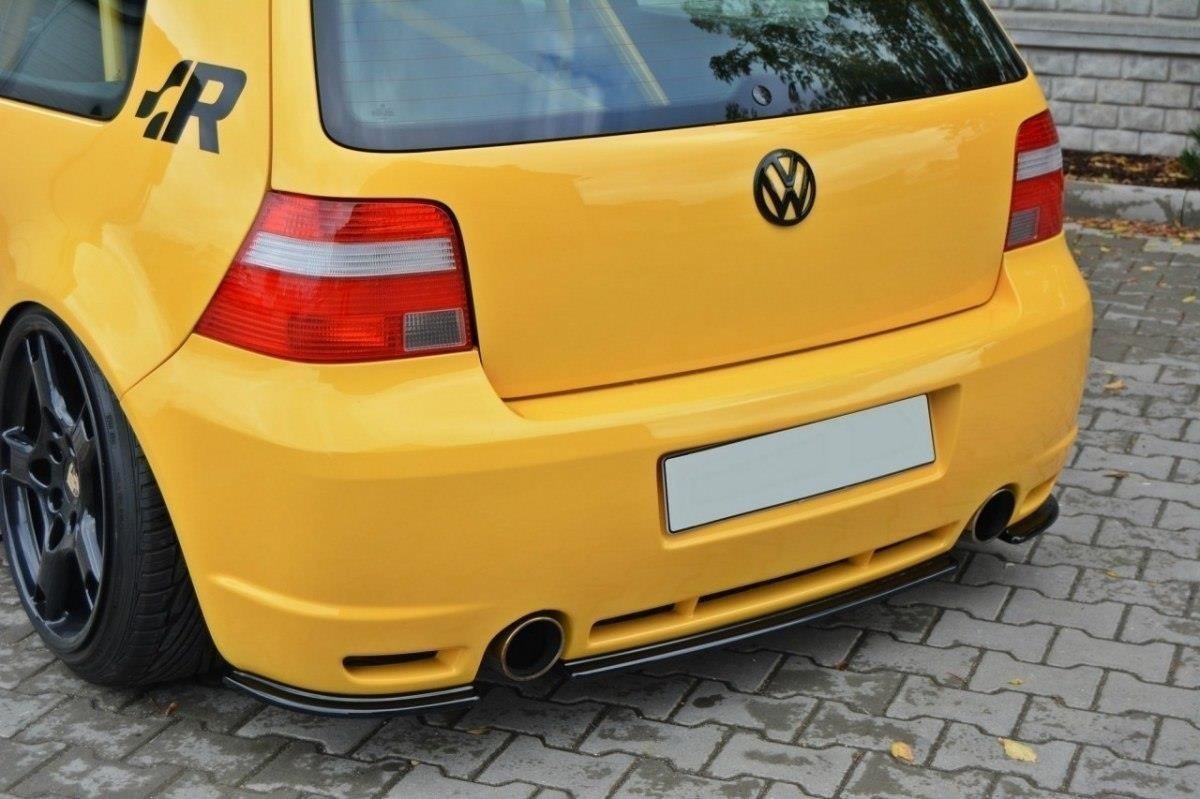 Mittlerer Diffusor Heck Ansatz für VW GOLF 4 R32 schwarz Hochglanz