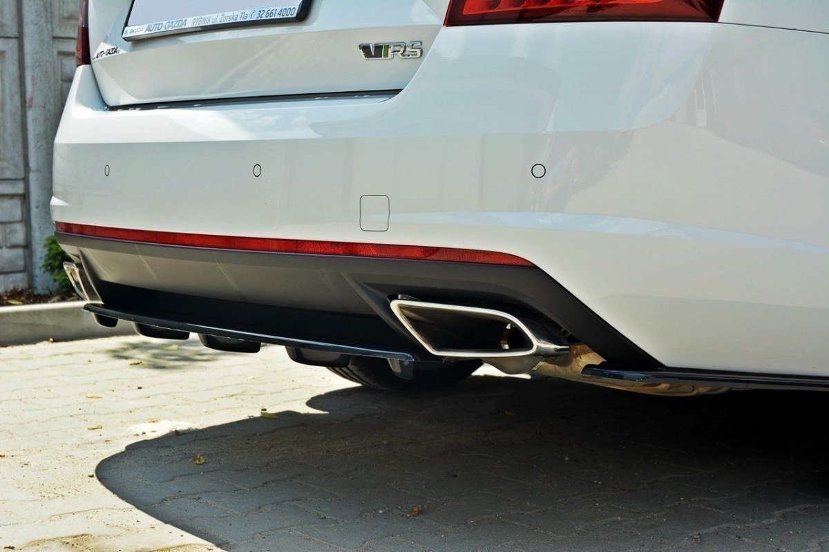 Diffusor Heck Ansatz für Skoda Octavia III RS Preface/Facelift Carbon Look