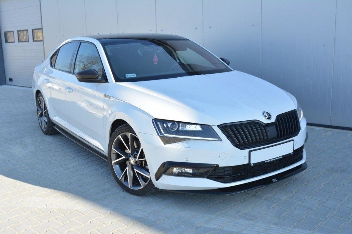 Nebelleuchten Abdeckung für SKODA SUPERB III Carbon Look