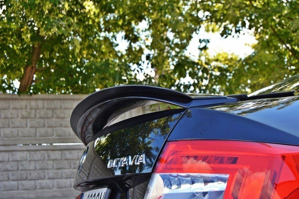 Spoiler CAP für SKODA OCTAVIA III RS PREFACE/FACELIFT Carbon Look