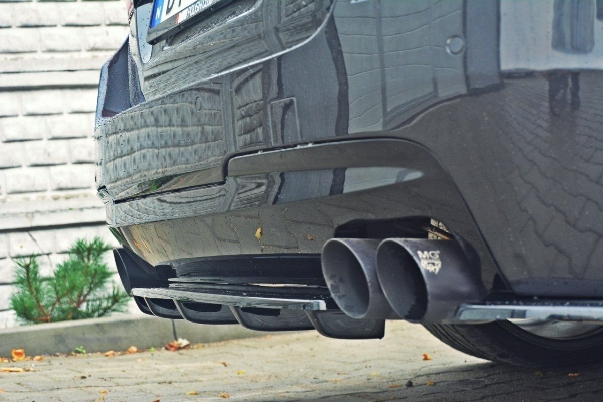 Mittlerer Diffusor Heck Ansatz für BMW 5er F11 M Paket (mit zwei Doppel Endstücken) schwarz matt