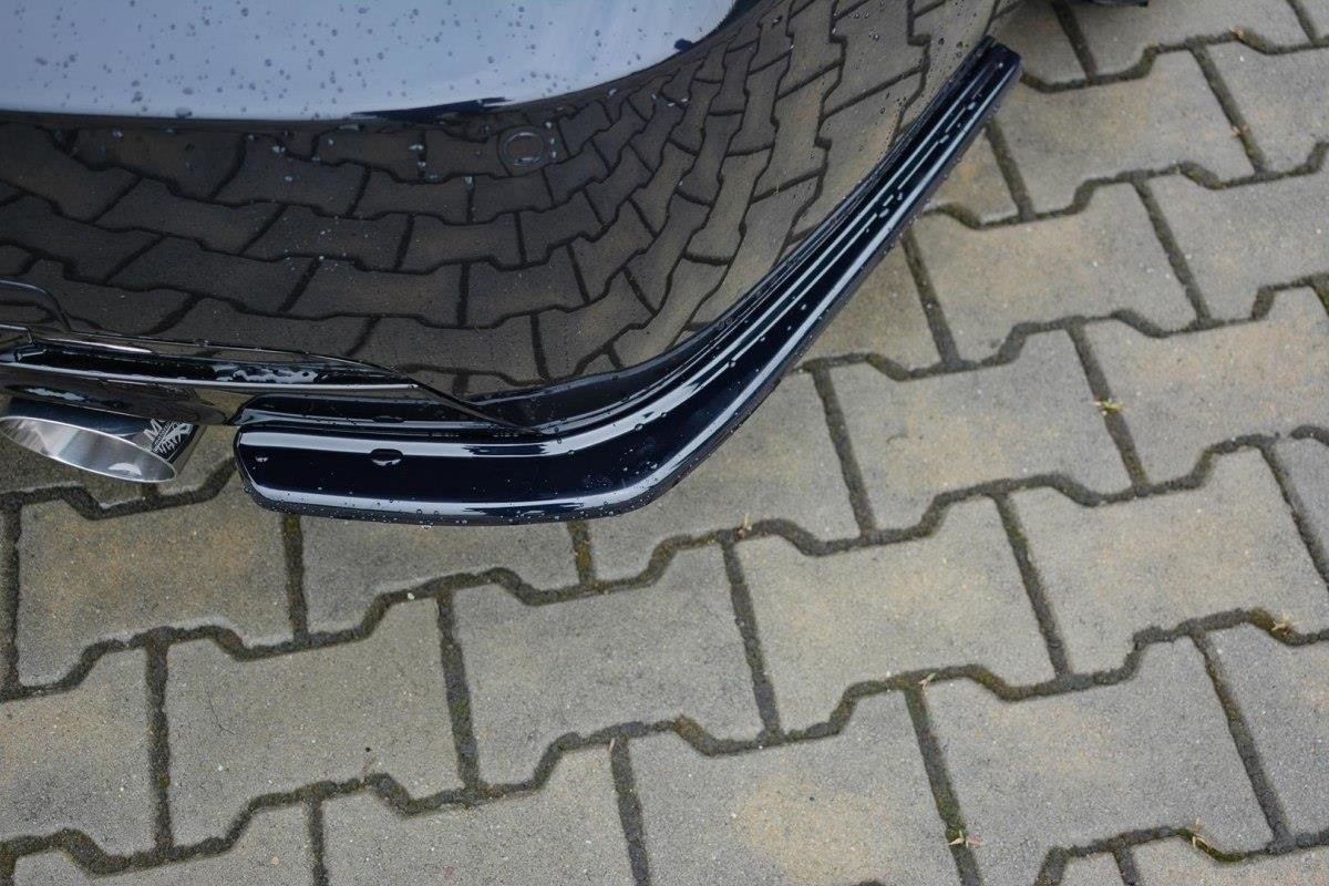 Heck Ansatz Flaps Diffusor für BMW 3er E92 M Paket FACELIFT Carbon Look
