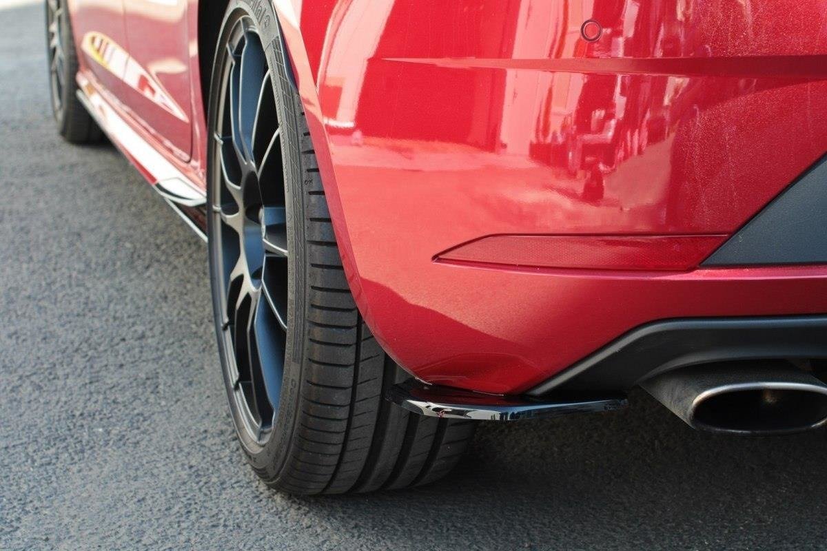 Heck Ansatz Flaps Diffusor für v.1 Seat Leon Mk3 Cupra Facelift schwarz matt