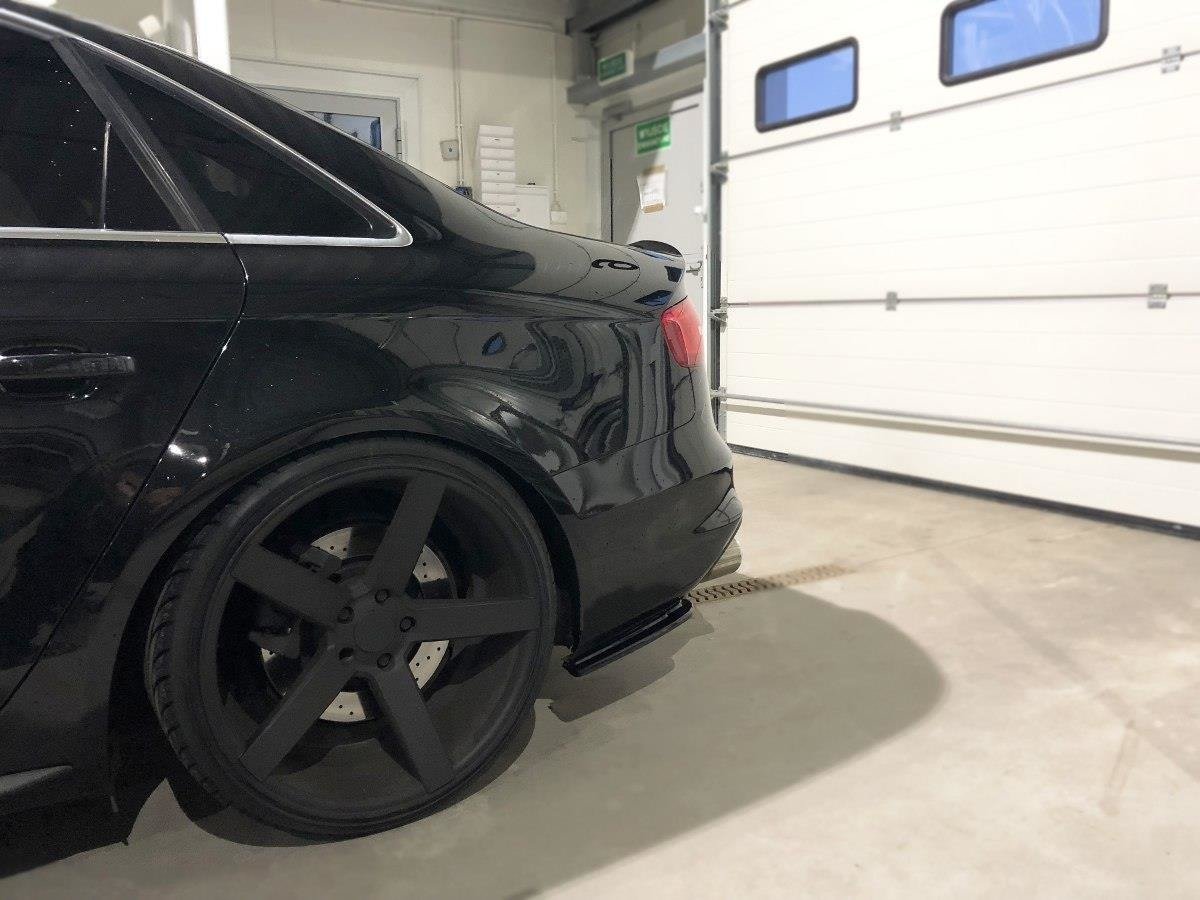 Heck Ansatz Flaps Diffusor für Audi S4 B8 FL Carbon Look