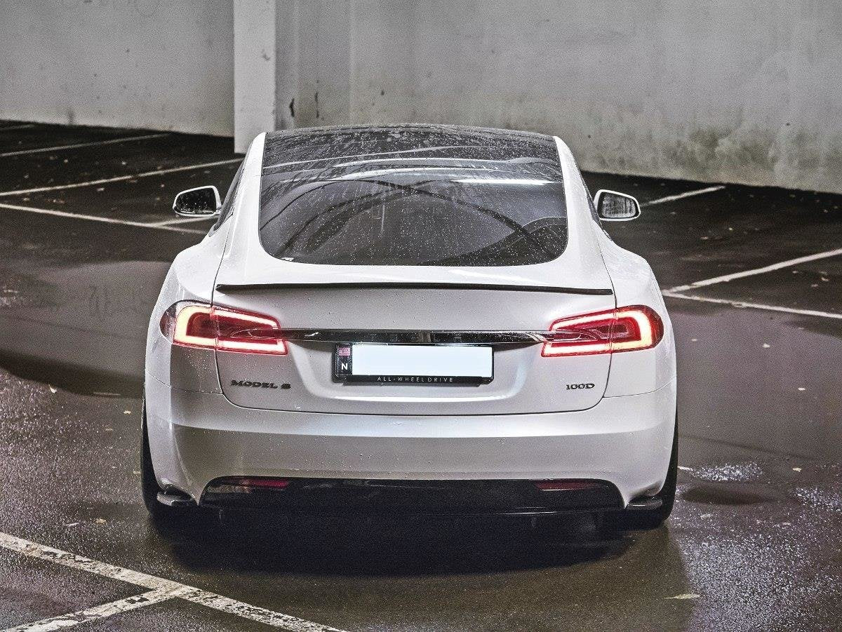Heck Ansatz Flaps Diffusor für Tesla Model S Facelift schwarz Hochglanz