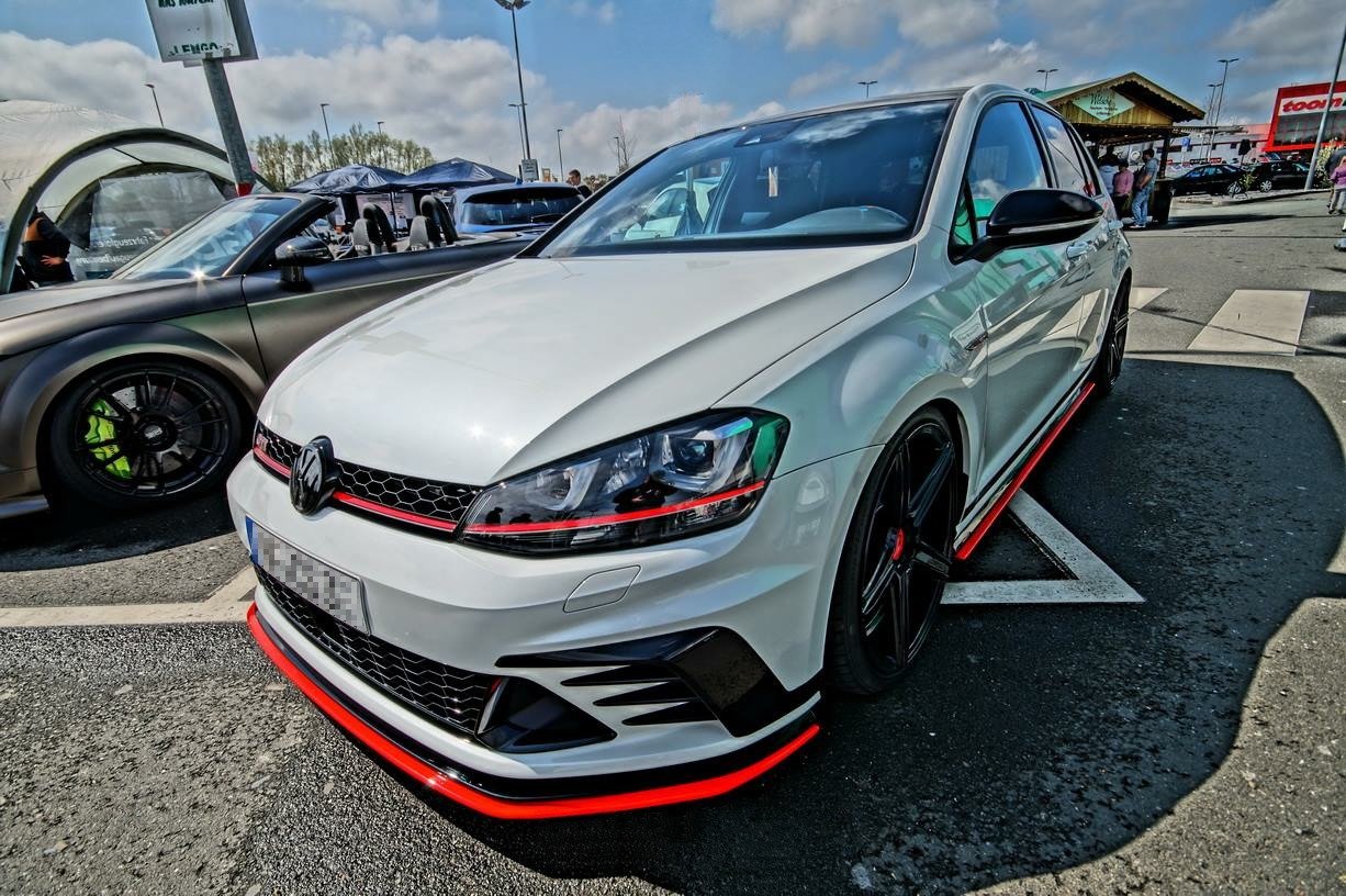 Front Ansatz für VW GOLF Mk7 GTI CLUBSPORT schwarz Hochglanz