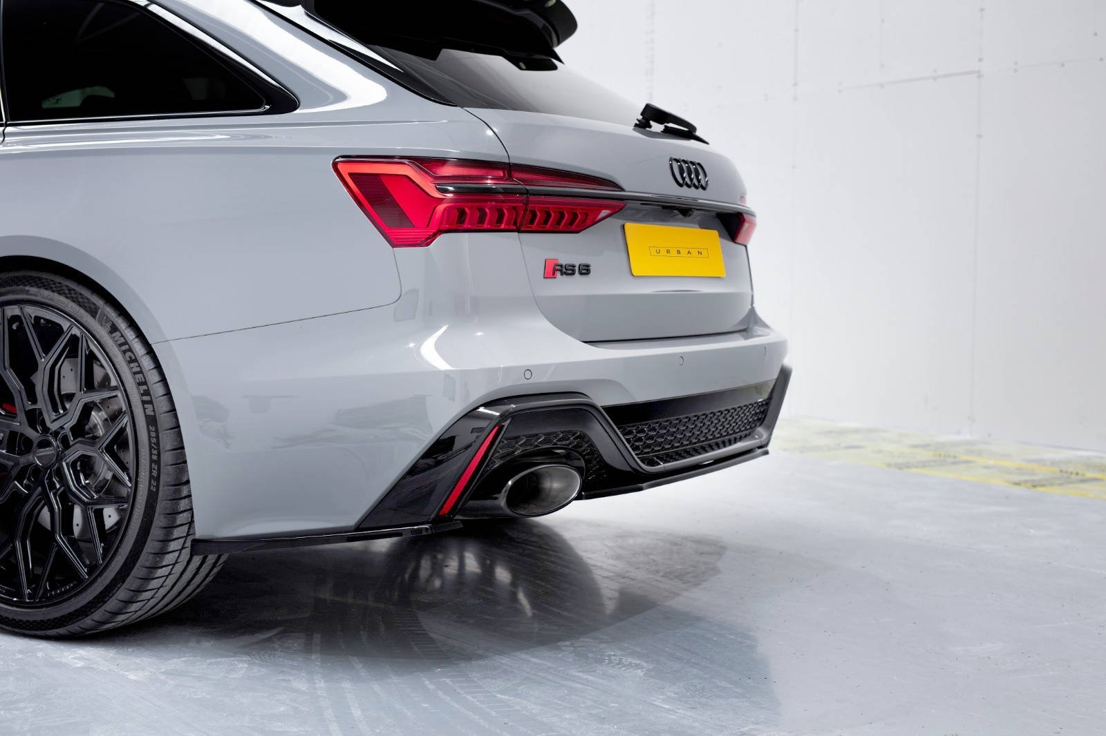 Mittlerer Diffusor Heck Ansatz für Audi RS6 C8 / RS7 C8 Carbon Look