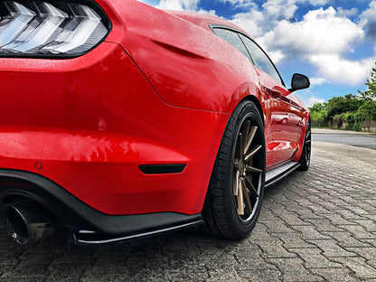 Heck Ansatz Flaps Diffusor für Ford Mustang Mk. 6 Facelift schwarz Hochglanz