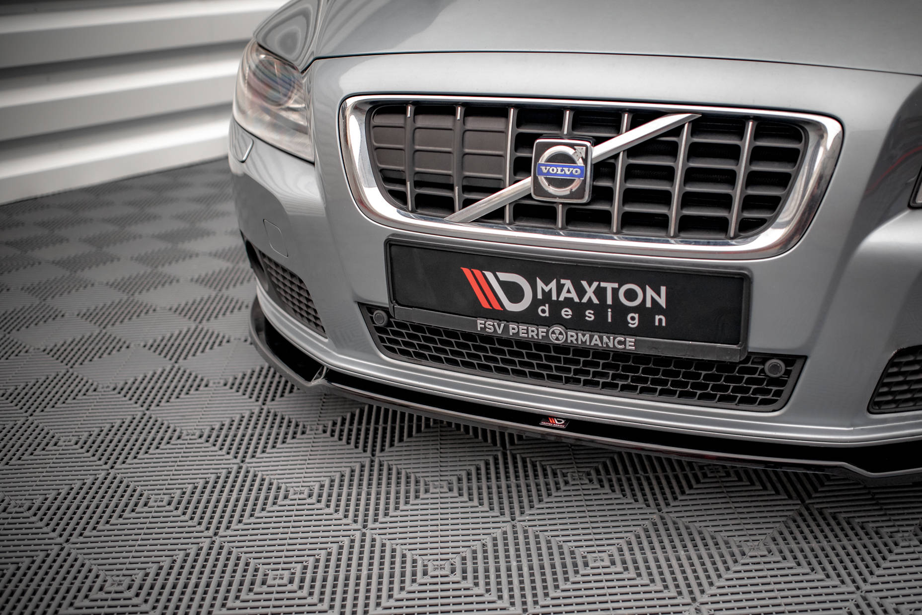Front Ansatz V.2 für Volvo V70 Mk3 Carbon Look