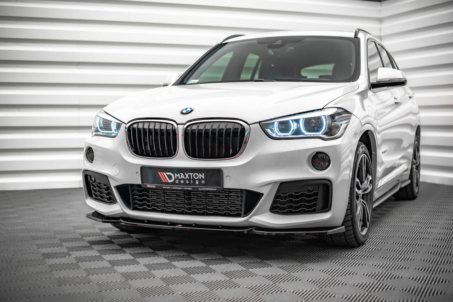 Front Ansatz V.1 für BMW X1 M-Paket F48 schwarz Hochglanz