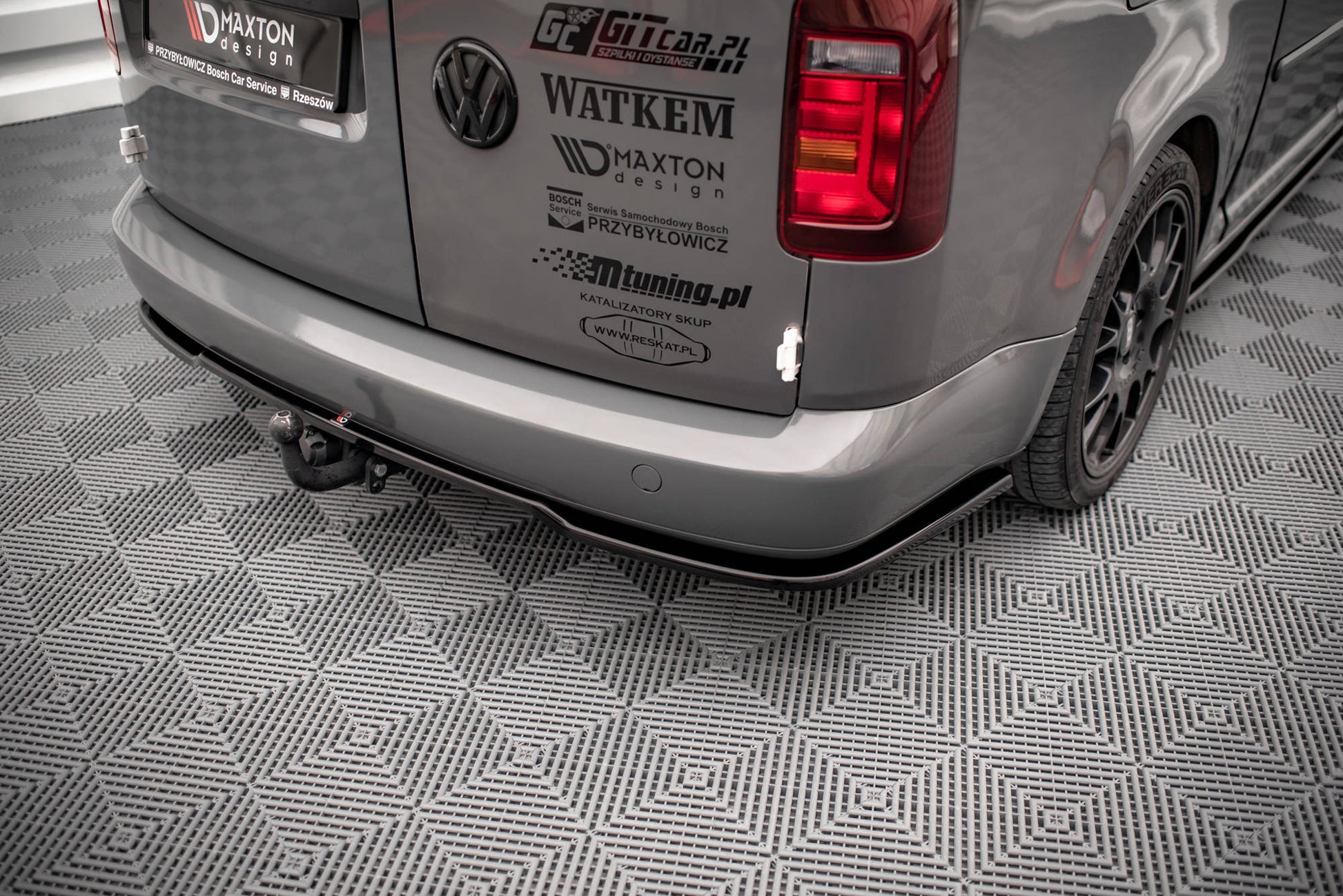 Mittlerer Diffusor Heck Ansatz für Volkswagen Caddy Long Mk3 Facelift Carbon Look