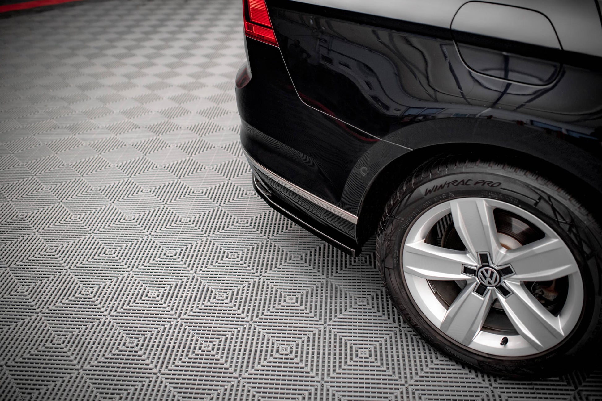 Heck Ansatz Flaps Diffusor für Volkswagen Passat B8 Facelift schwarz matt
