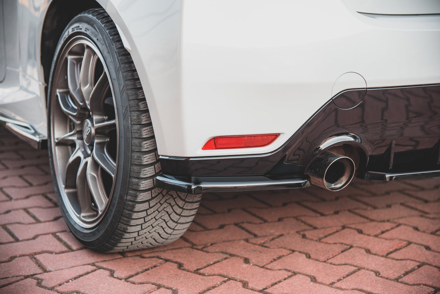 Heck Ansatz Flaps Diffusor V.1 für Toyota GR Yaris Mk4 schwarz matt