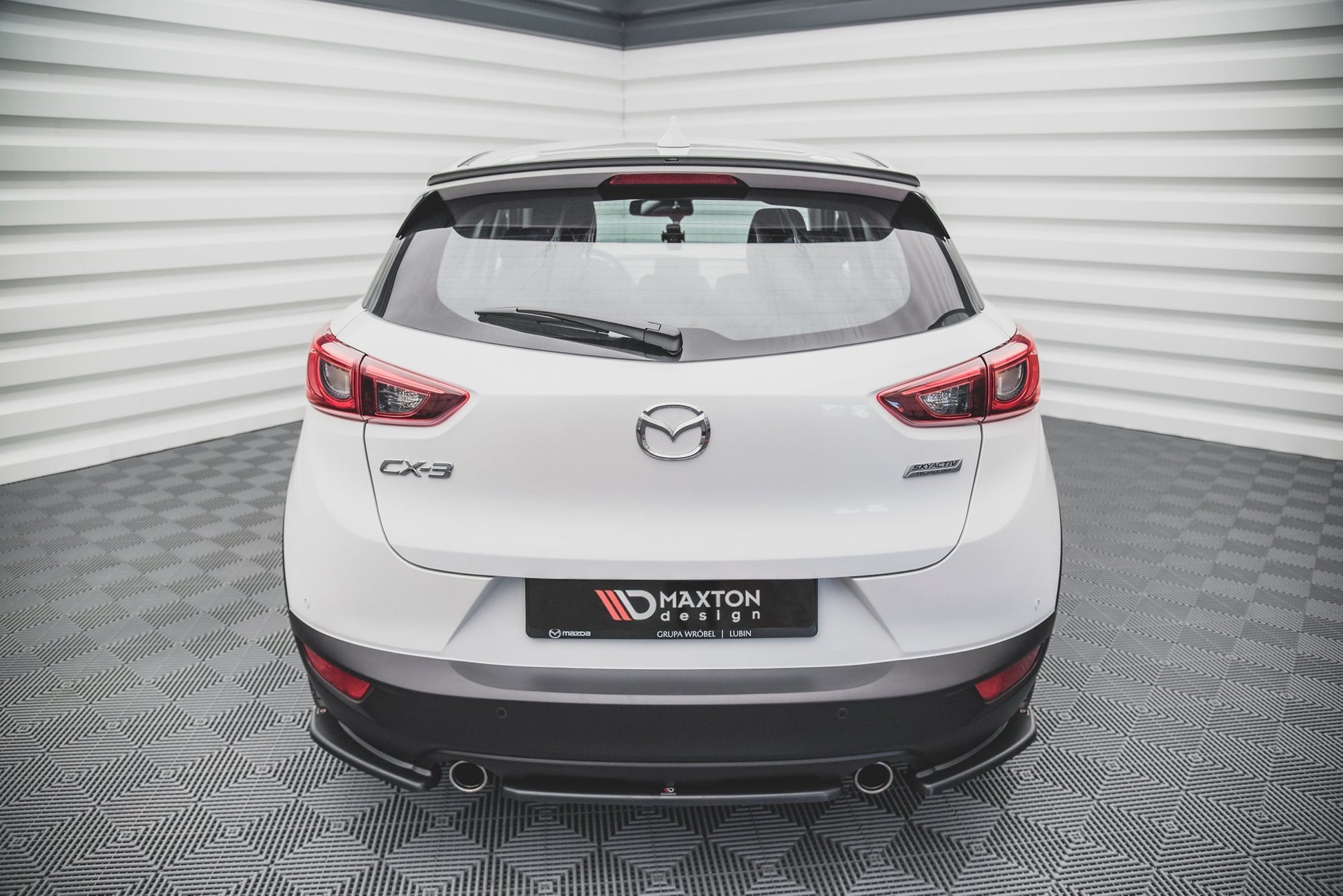 Mittlerer Diffusor Heck Ansatz für Mazda CX-3  schwarz Hochglanz