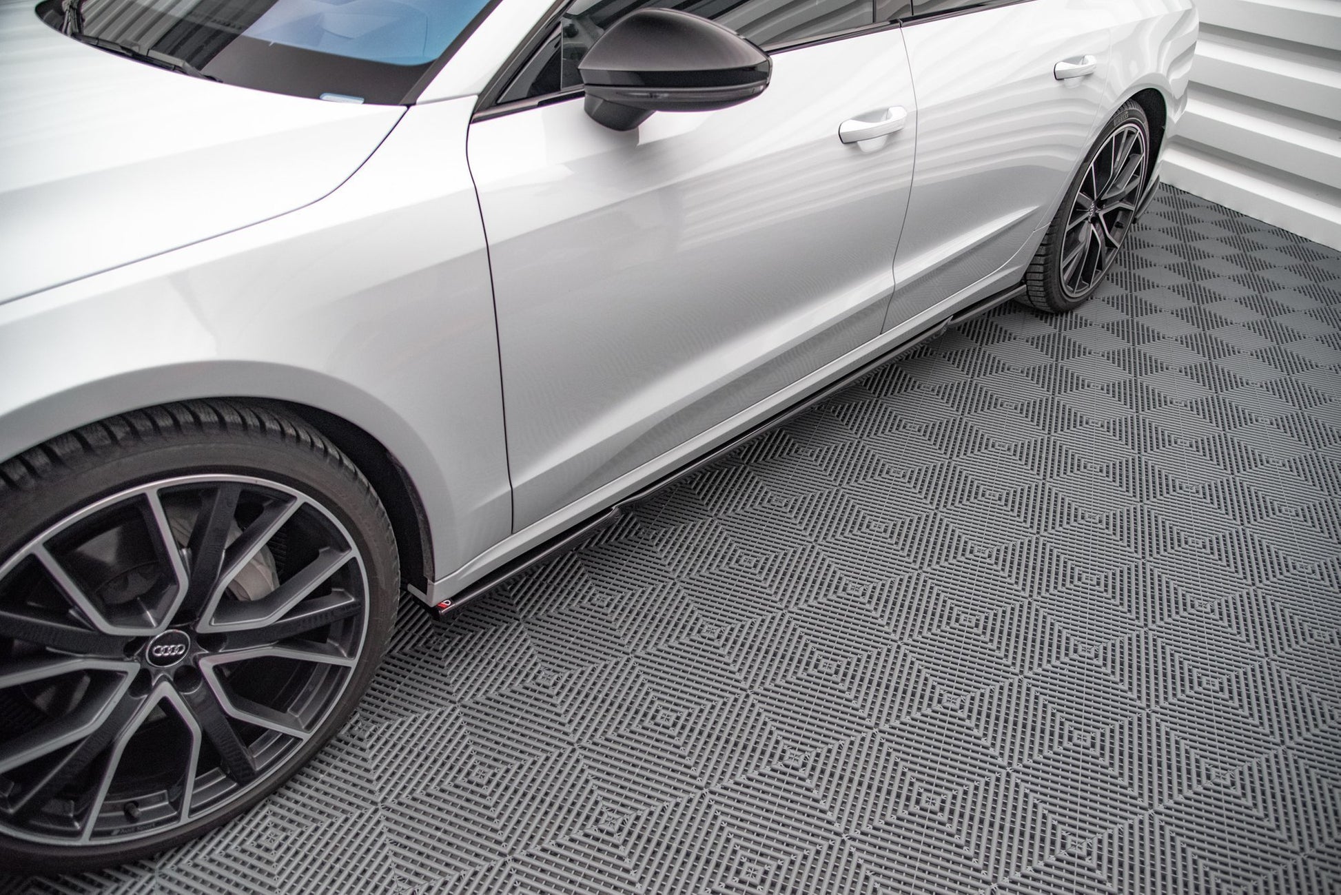 Seitenschweller Ansatz für Audi A7 C8 schwarz Hochglanz
