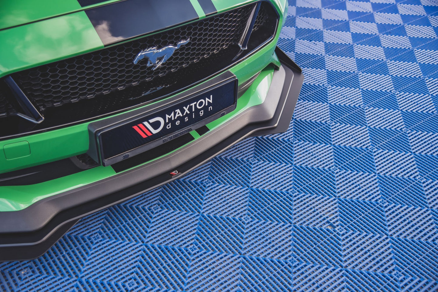 Street Pro Front Ansatz für V.1 für  + Flaps Ford Mustang GT Mk6 Facelift schwarz Hochglanz