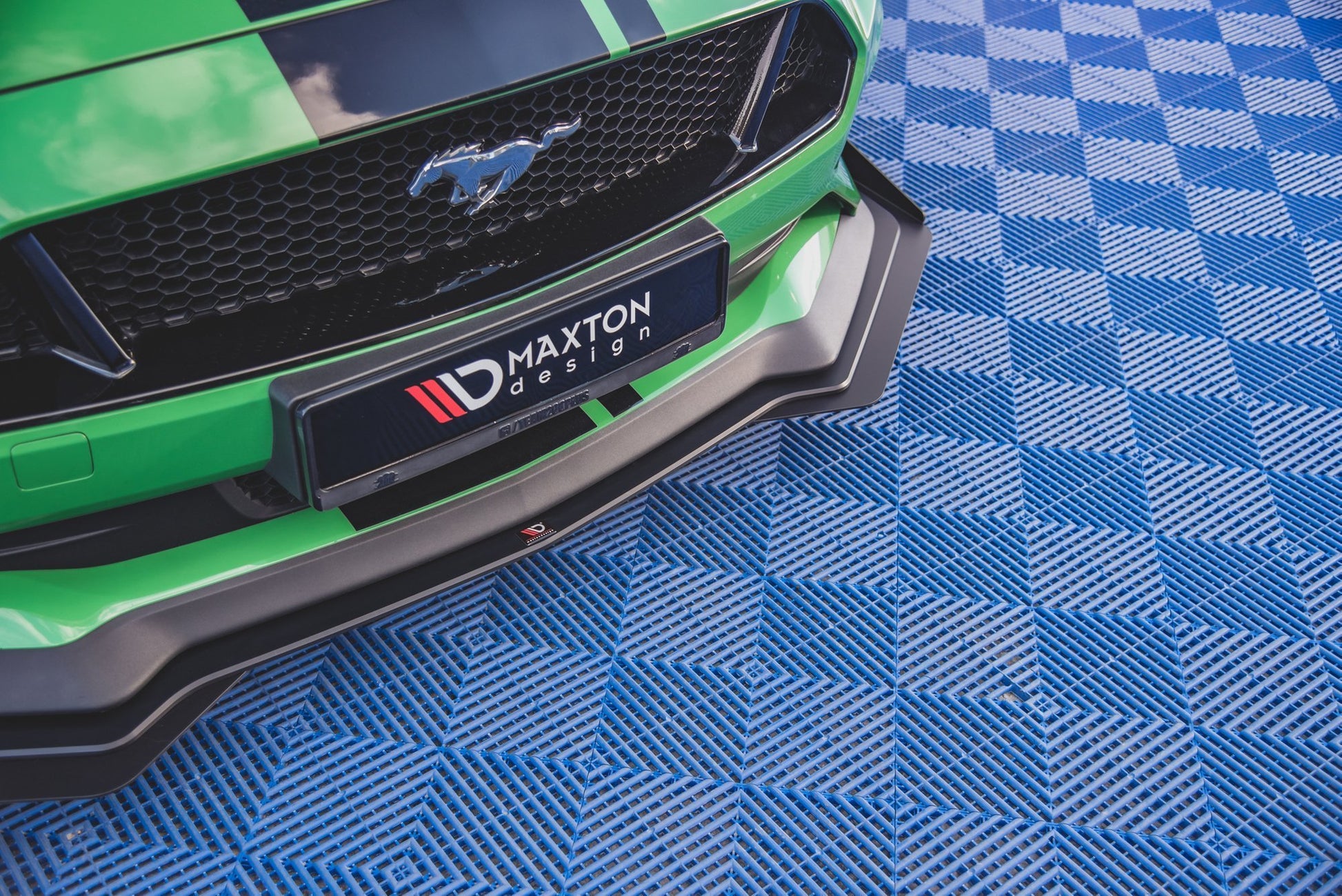 Street Pro Front Ansatz für V.1 für  + Flaps Ford Mustang GT Mk6 Facelift schwarz Hochglanz