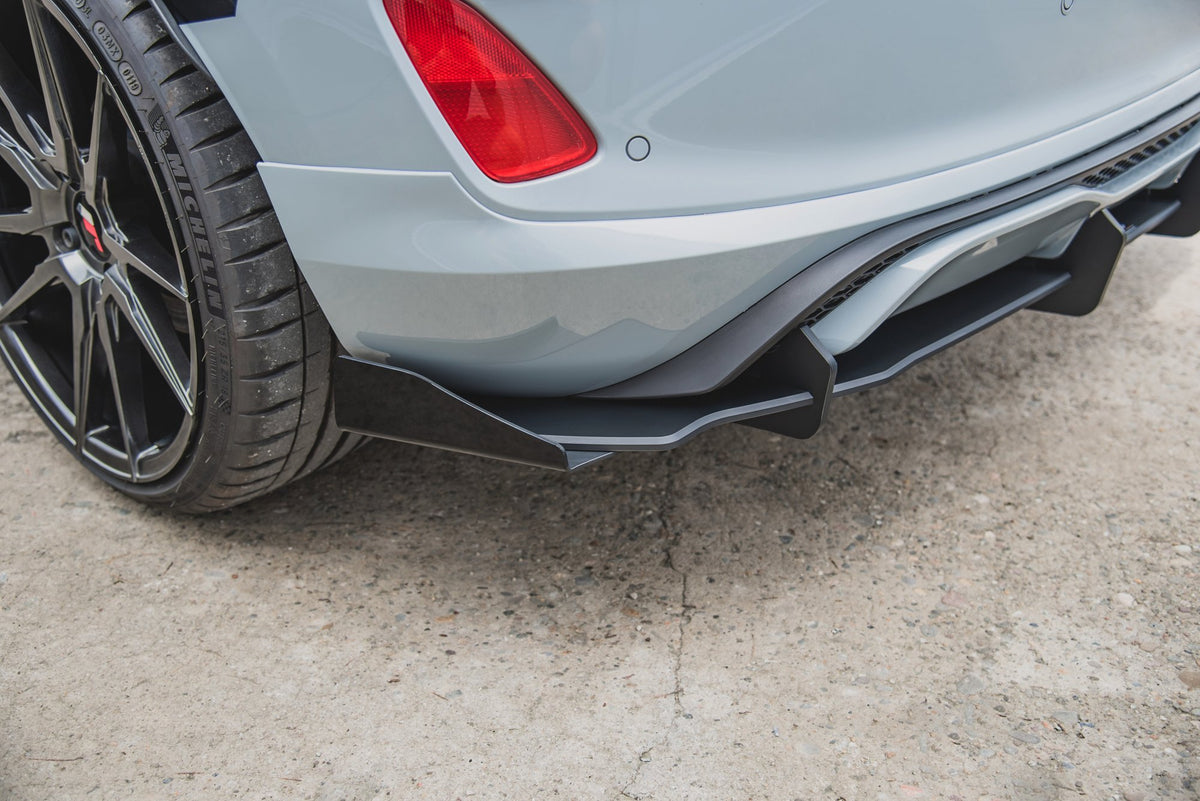 Robuste Racing Diffusor Heck Ansatz +Flaps für Ford Fiesta Mk8 ST schwarz Hochglanz
