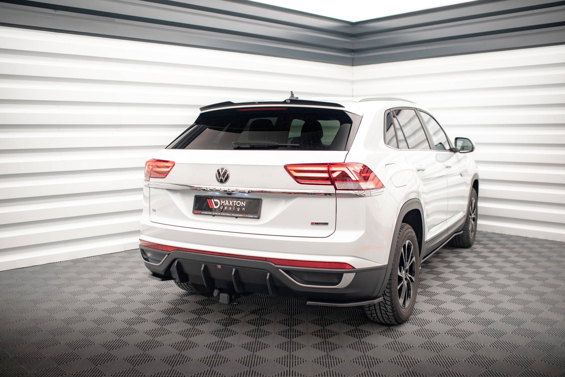 Spoiler CAP für Volkswagen Atlas Cross Sport Carbon Look