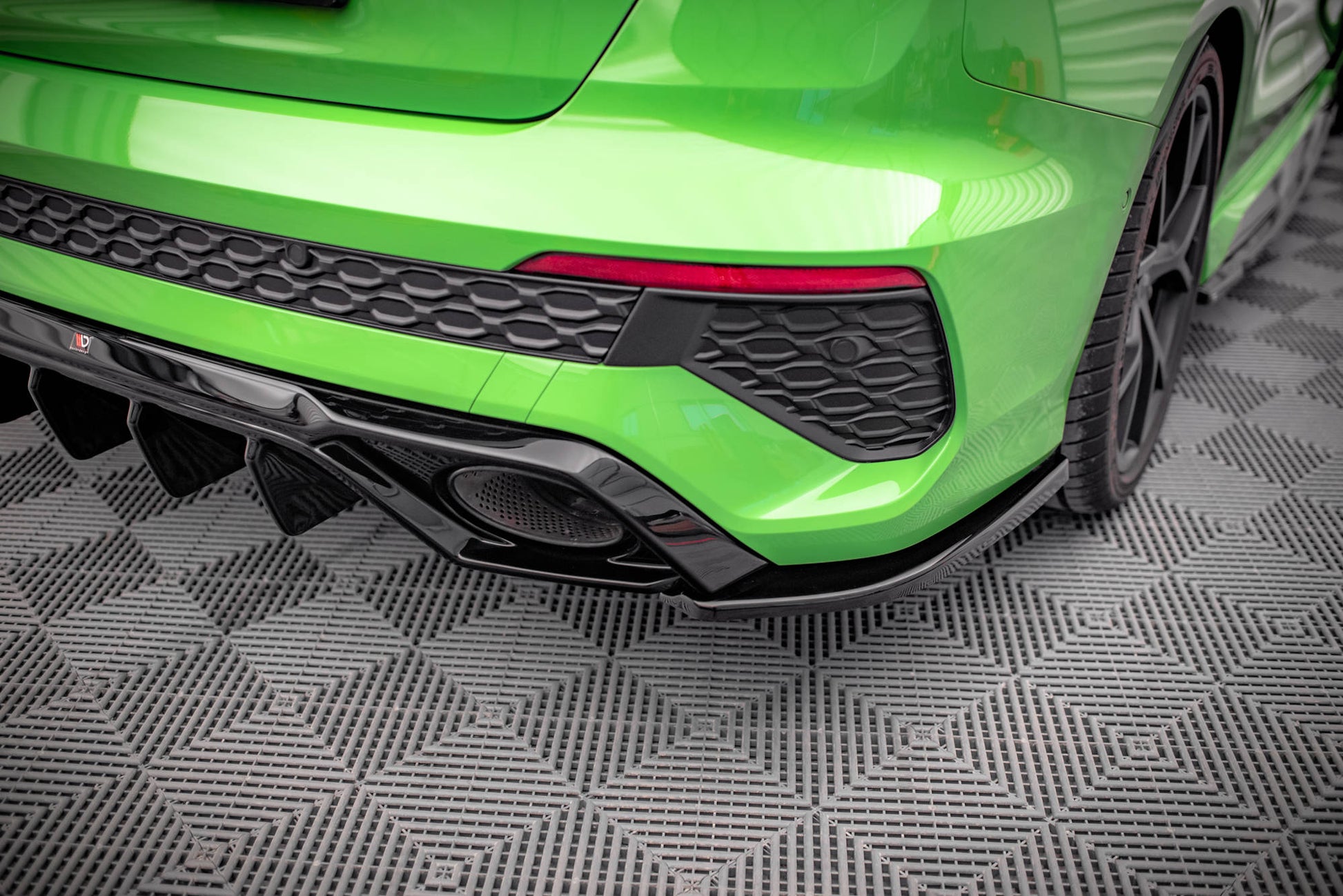 Heck Ansatz Flaps Diffusor für Audi RS3 Limousine 8Y Carbon Look