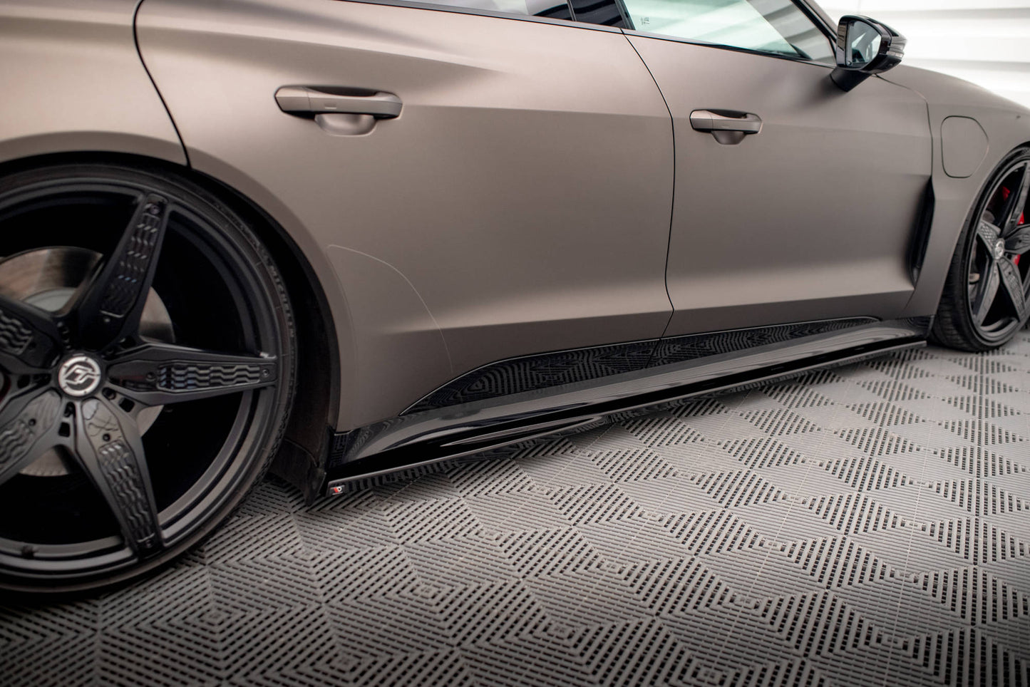 Seitenschweller Ansatz für V.1 für Audi e-Tron GT / RS GT Mk1 Carbon Look