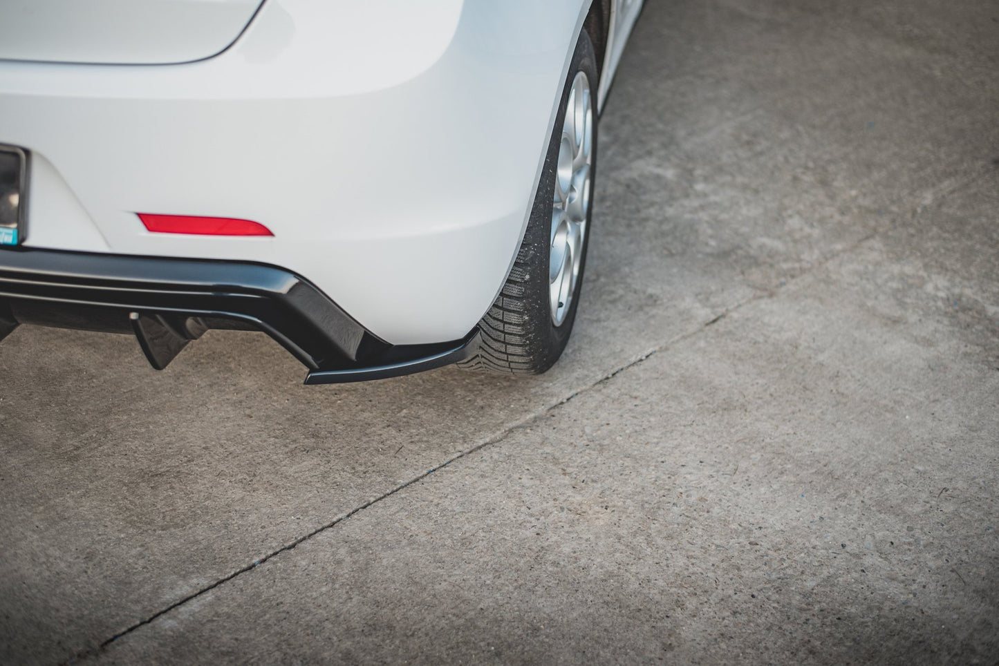 Heck Ansatz Flaps Diffusor V.3 für Alfa Romeo Giulietta Facelift schwarz Hochglanz