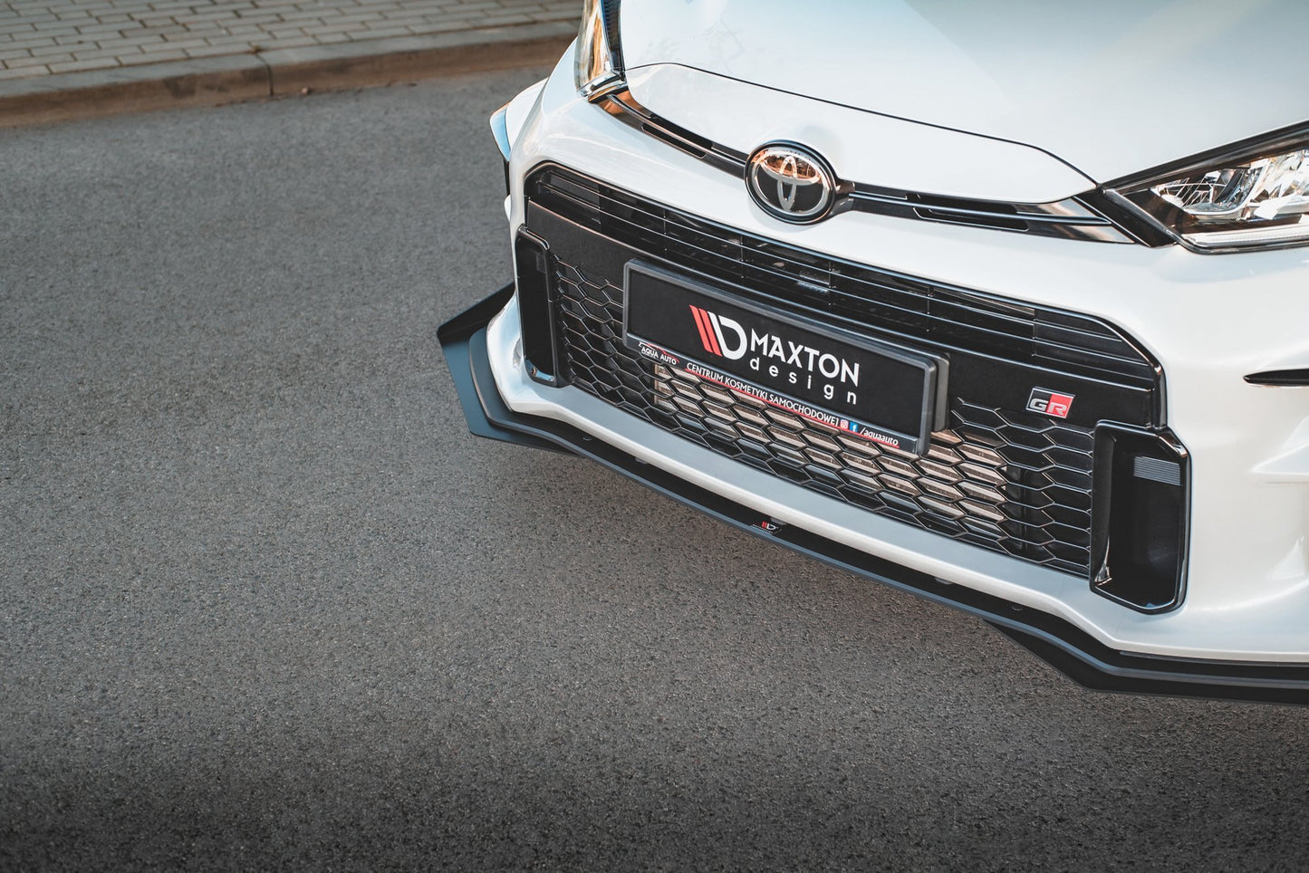 Flaps Toyota GR Yaris Mk4 schwarz Hochglanz