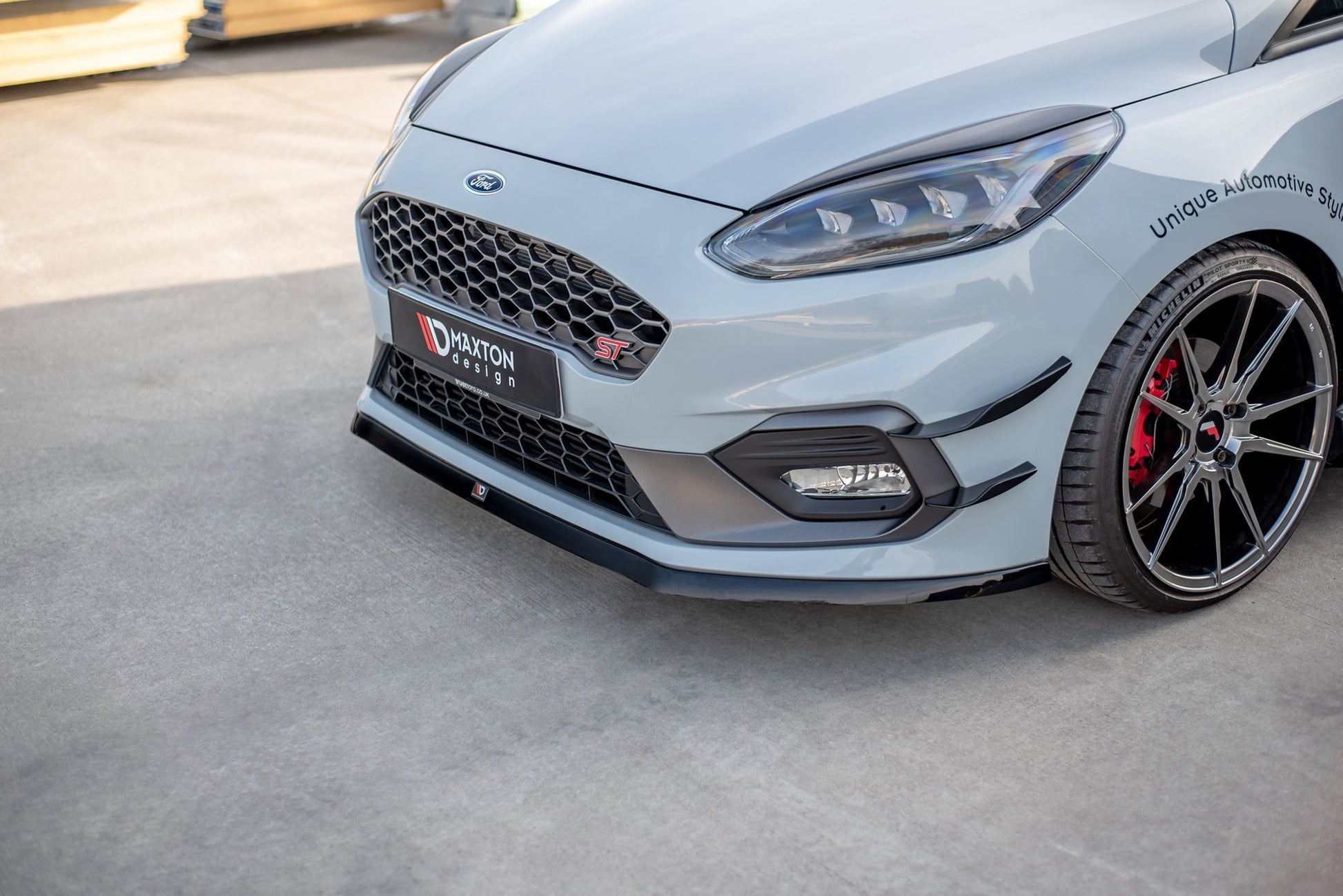 Front Ansatz V.6 für Ford Fiesta Mk8 ST / ST-Line Carbon Look