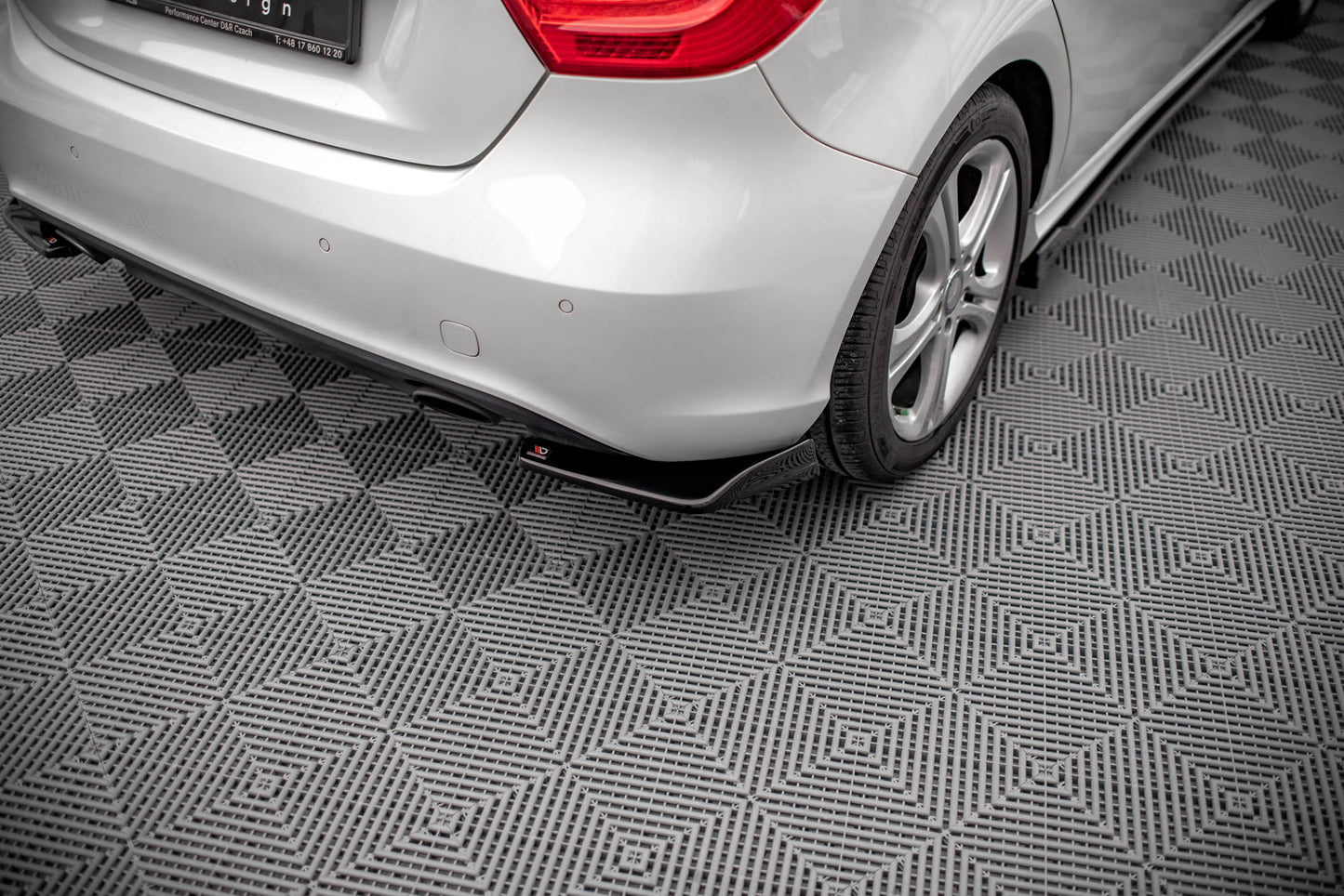Heck Ansatz Flaps Diffusor V.1 für Mercedes-Benz A W176 Carbon Look
