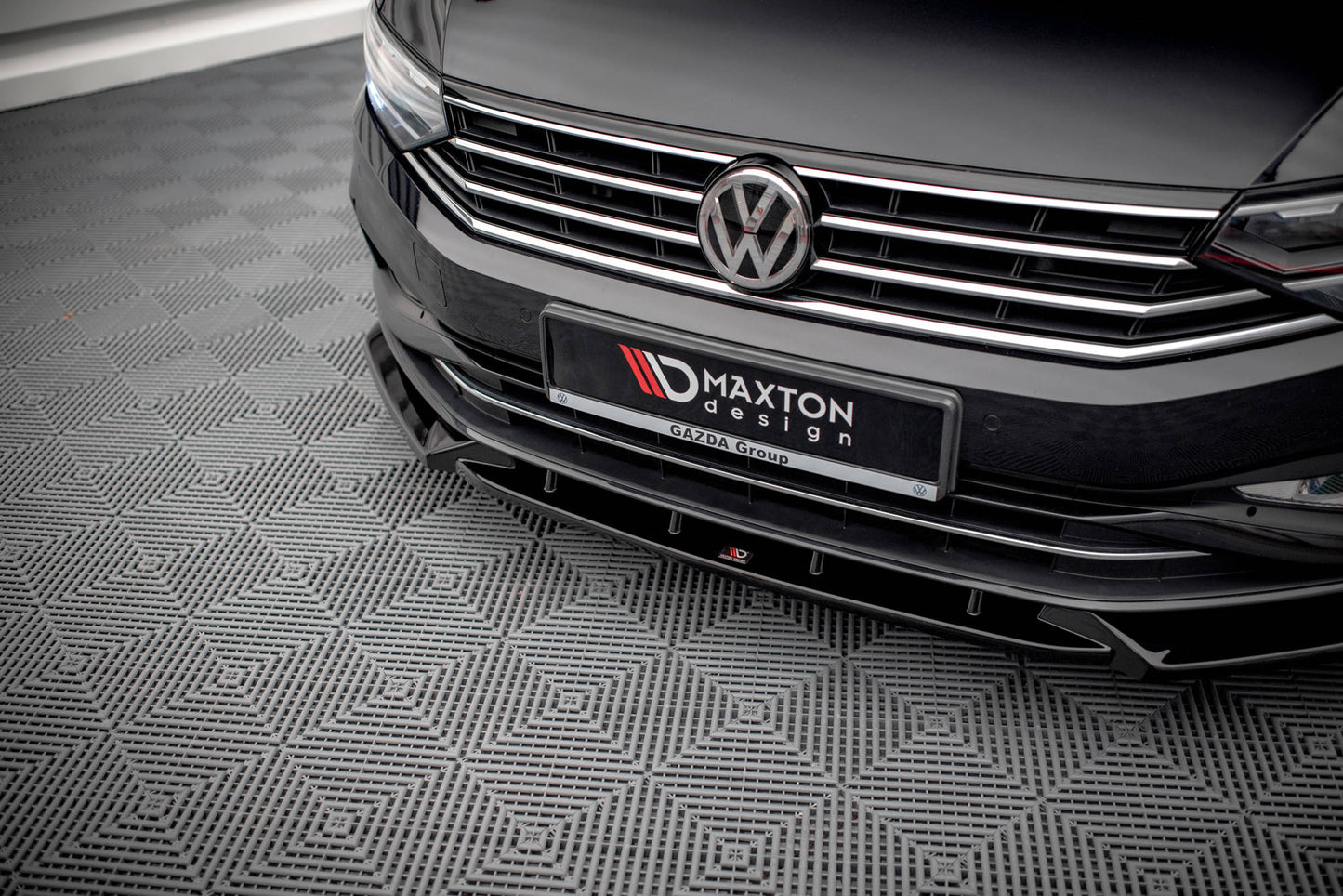 Front Ansatz V.2 für Volkswagen Passat B8 Facelift schwarz Hochglanz