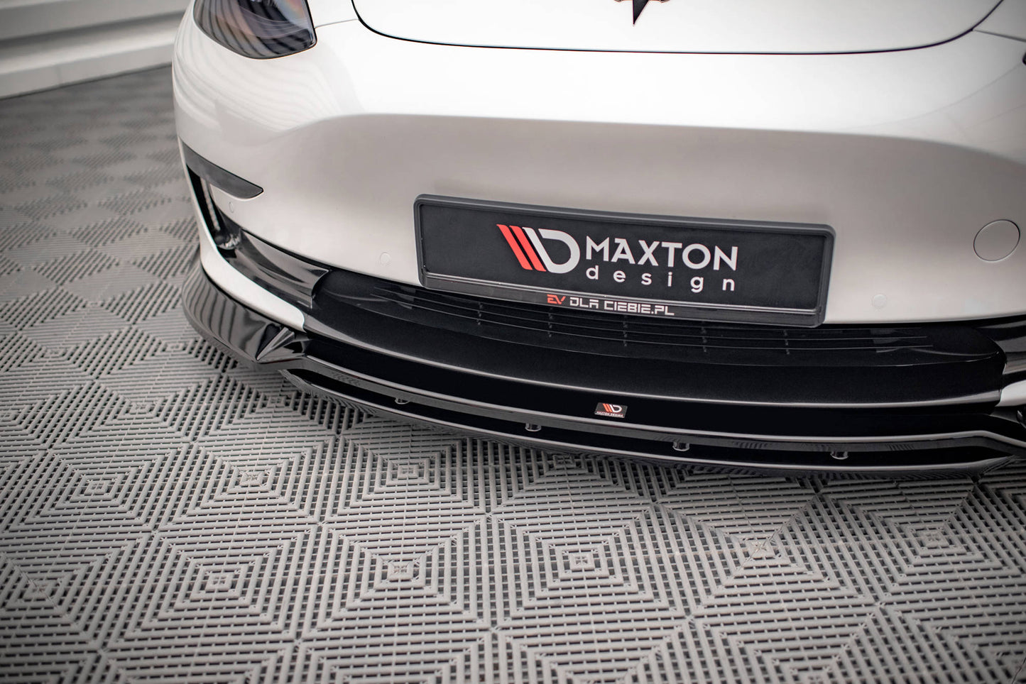 Front Ansatz V.3 für Tesla Model 3 schwarz Hochglanz