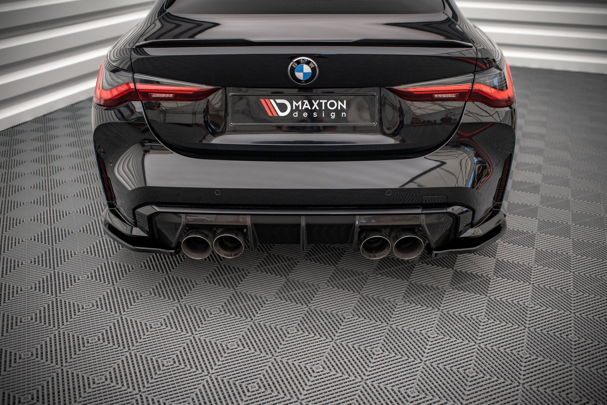 Heck Ansatz Flaps Diffusor für BMW M4 G82 schwarz Hochglanz