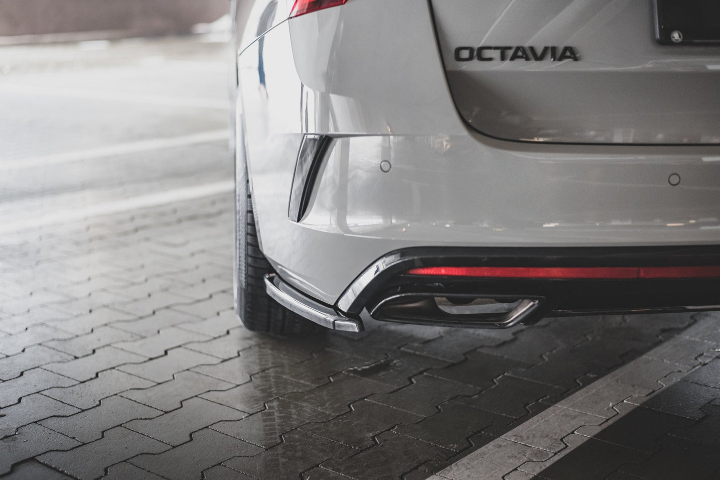 Heck Ansatz Flaps Diffusor V.1 für Skoda Octavia RS Mk4 schwarz matt