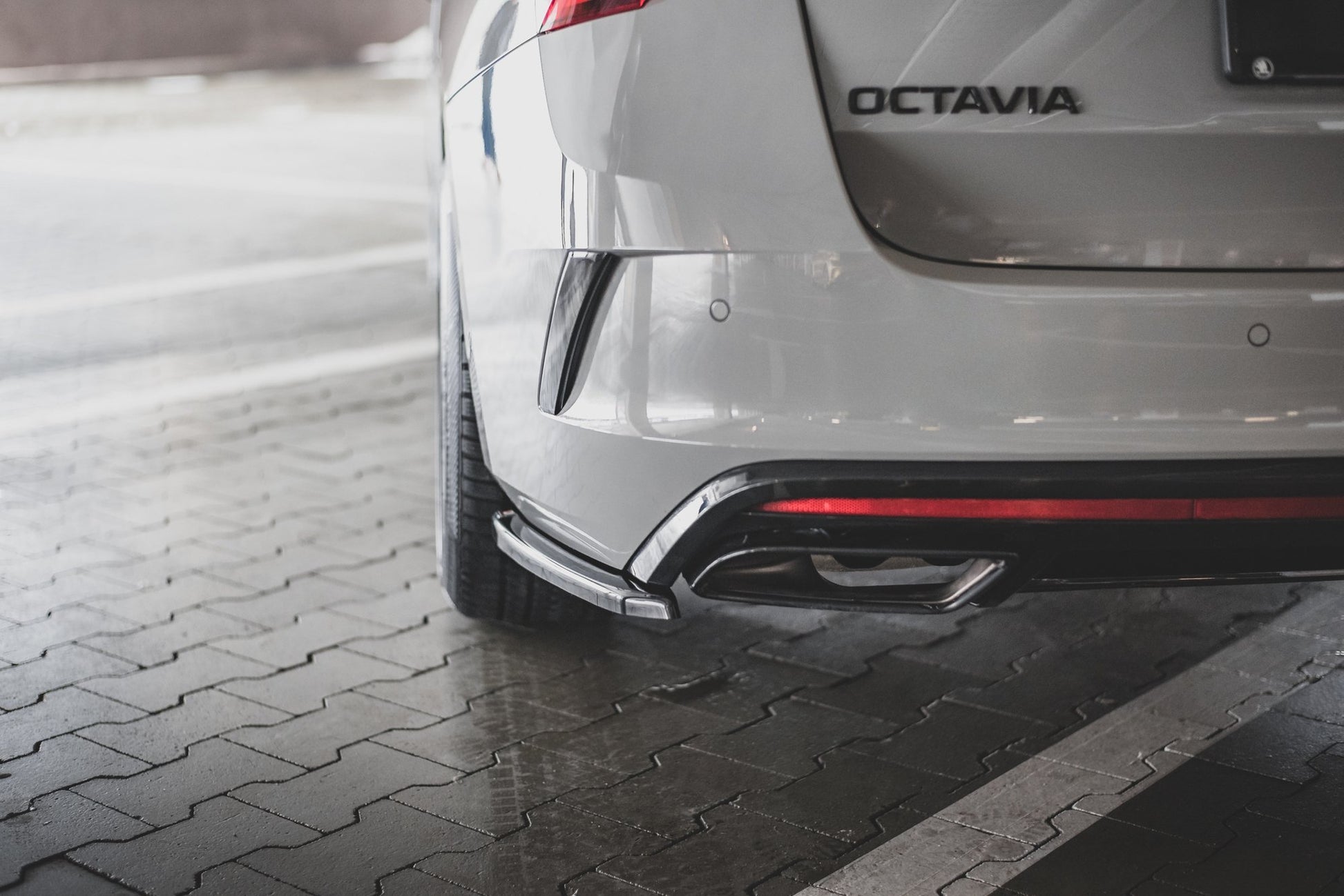 Heck Ansatz Flaps Diffusor V.1 für Skoda Octavia RS Mk4 schwarz matt