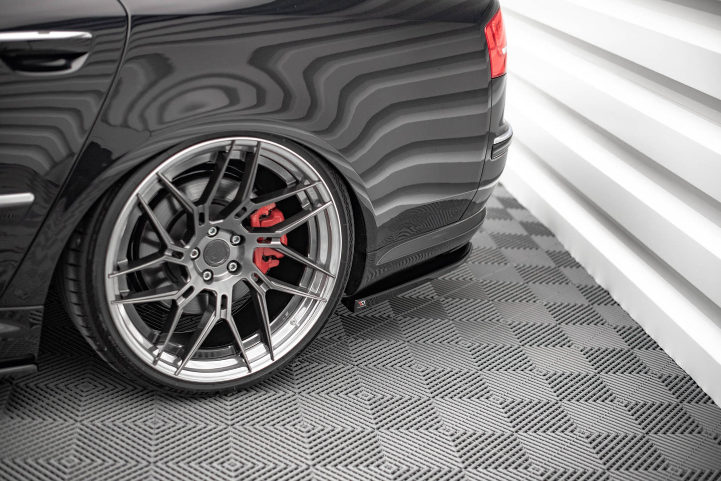 Heck Ansatz Flaps Diffusor für Audi S8 D3 schwarz matt