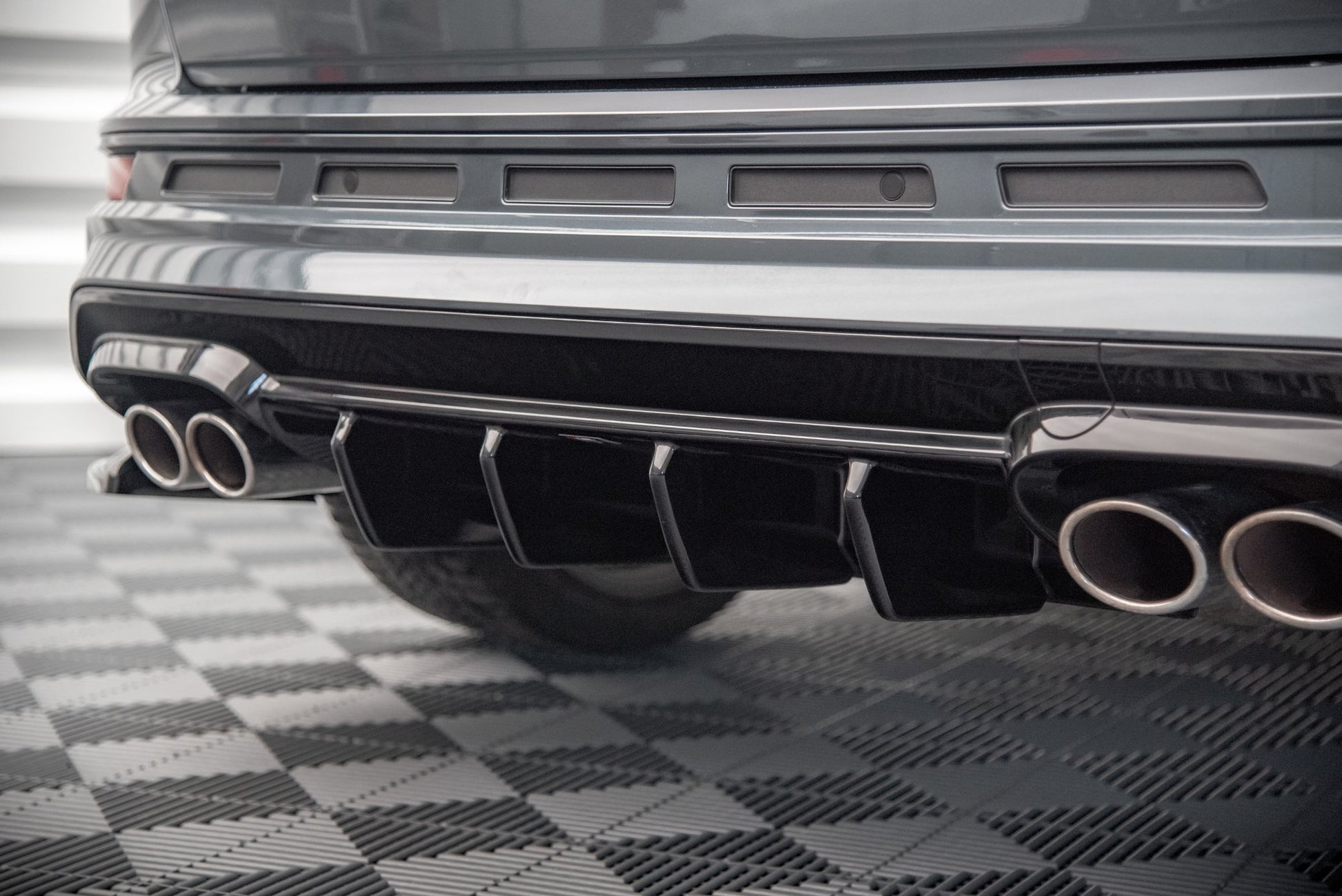 Diffusor Heck Ansatz für Cupra Ateca schwarz Hochglanz
