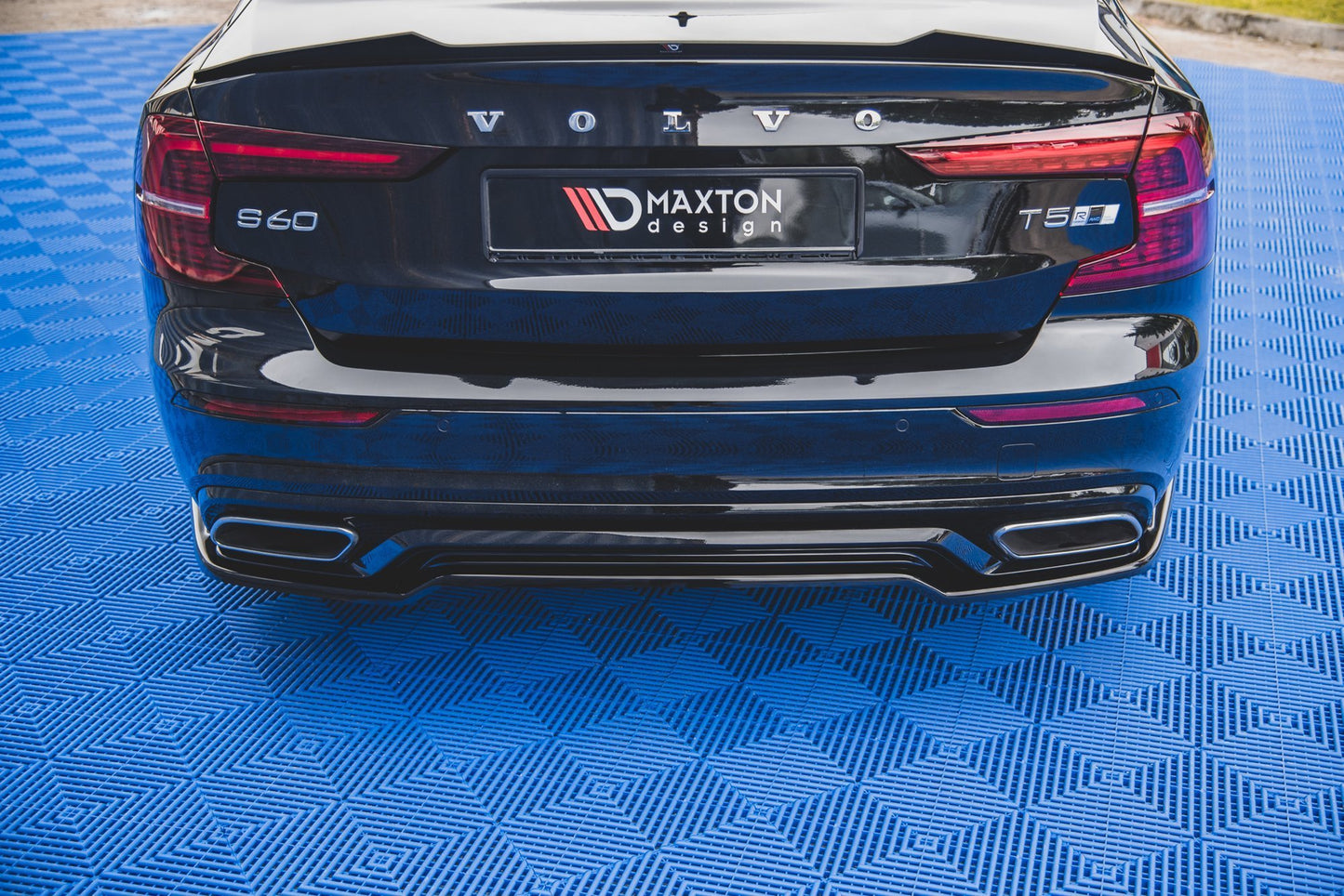 Mittlerer Diffusor Heck Ansatz für Volvo S60/V60 R-Design Mk3 Carbon Look