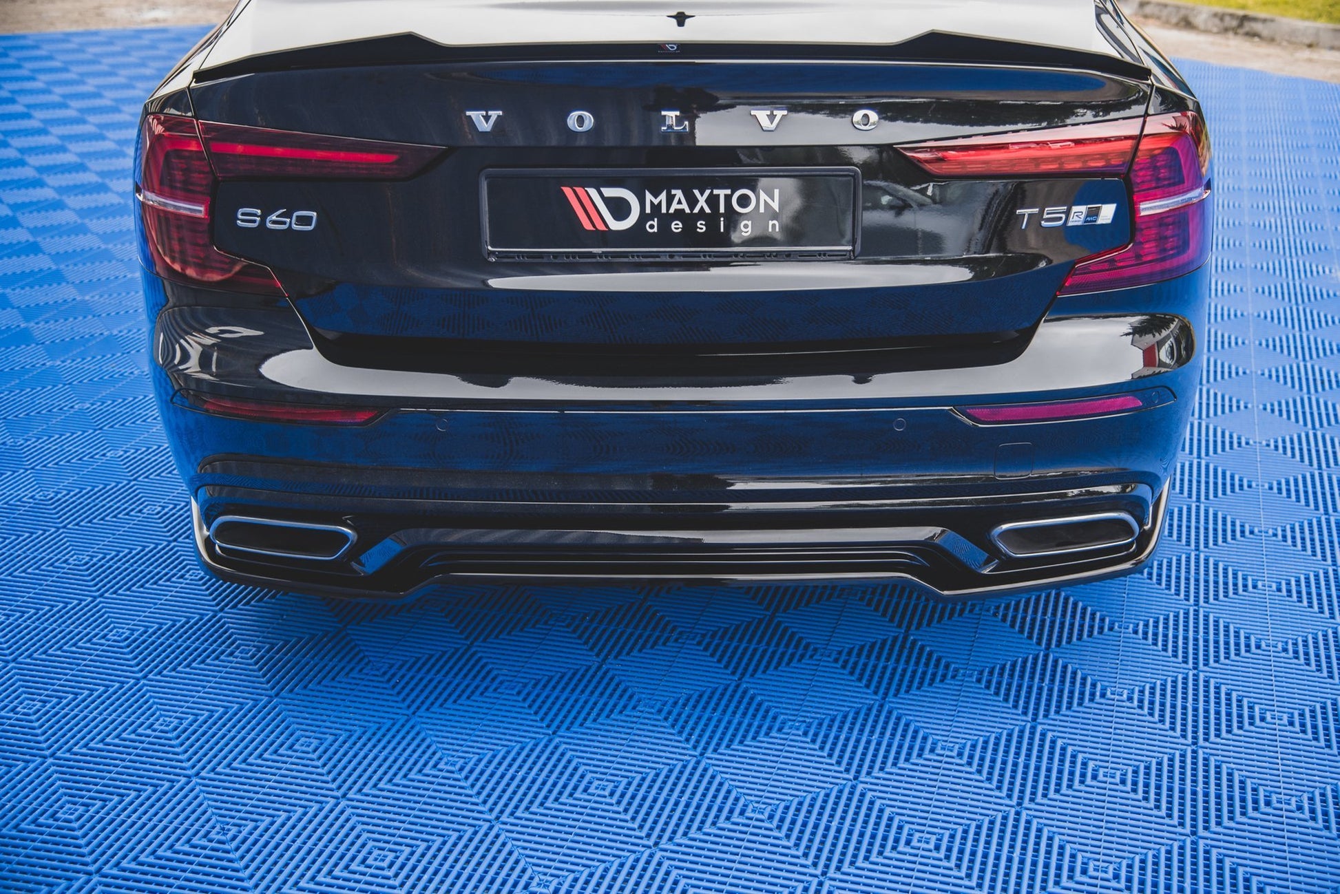 Mittlerer Diffusor Heck Ansatz für Volvo S60/V60 R-Design Mk3 Carbon Look