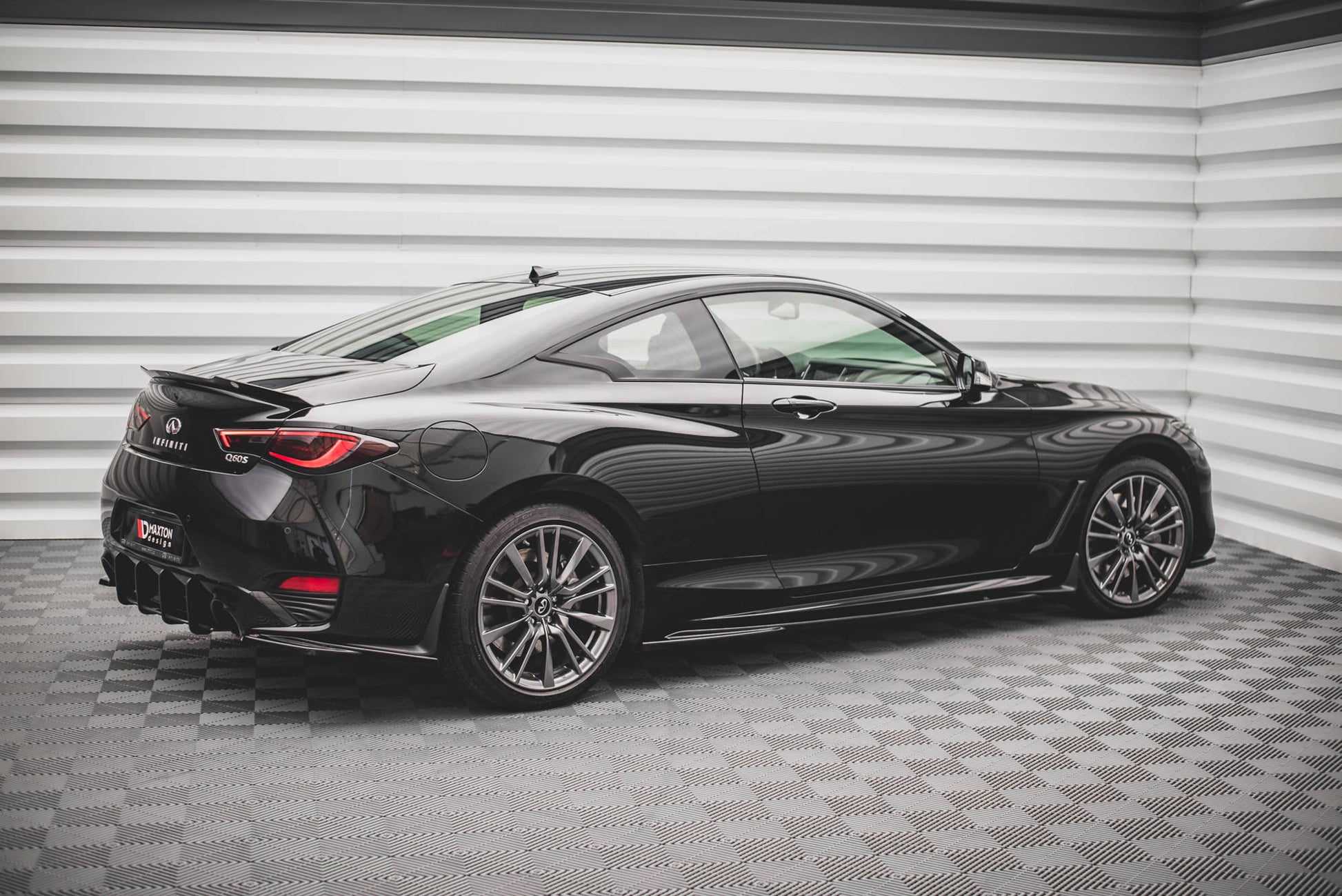 Seitenschweller Ansatz für Infiniti Q60 S Mk2 schwarz Hochglanz