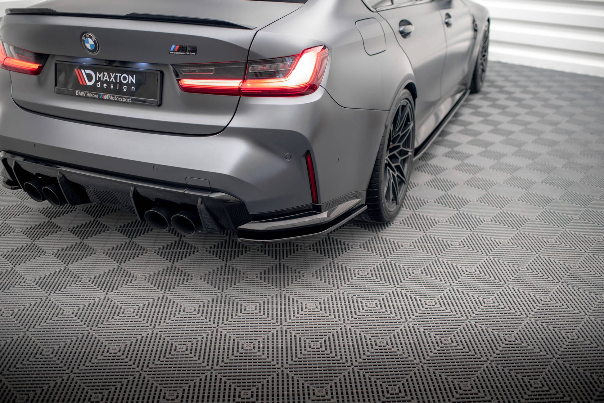 Heck Ansatz Flaps Diffusor V.1 für BMW M3 G80 schwarz Hochglanz